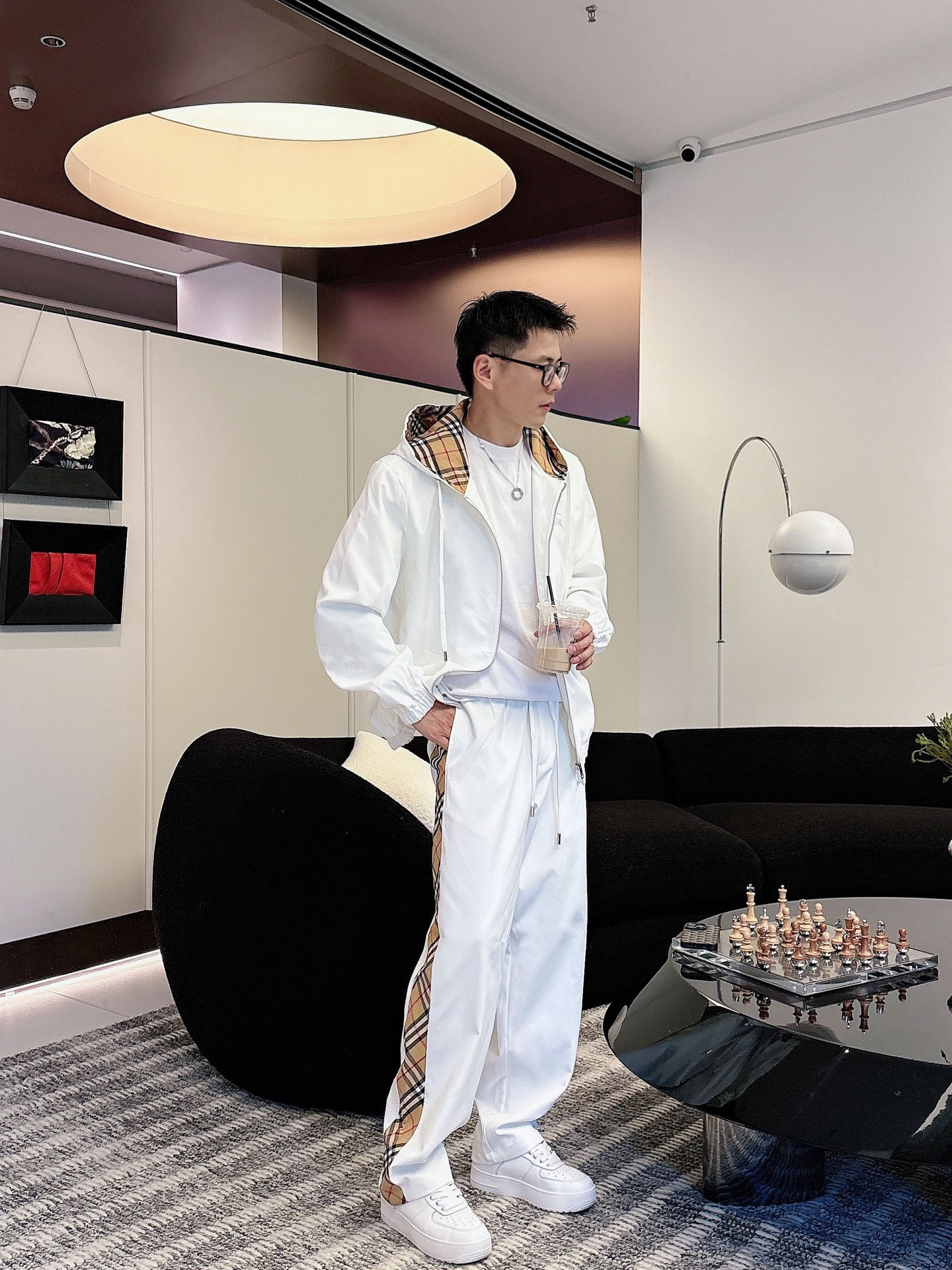 NO:571414,Burberry BBR* casual suit version 2025 autumn and winter top imported private goods, high-end spliced ​​hooded suit with customized hardware to create a multi-zipper and multi-pocket design suit, the counter version is fashionable yet luxurious. The quality is unquestionable. The upper body effect is great, the same style on the luxury official website. Style counter size M-3XL,, burberry, hats, alexander wang19860909巴宝莉 BBR*休闲套装版型 2025秋冬款顶级进口私货,高端拼接连帽套装定制五金打造多拉链多口袋设计套装,专柜款时尚不失奢华 品质毋庸置疑 上身效果超赞,奢华官网同款 款式专柜尺码M-3XL,,burberry,hats,alexander wang,Men's clothing