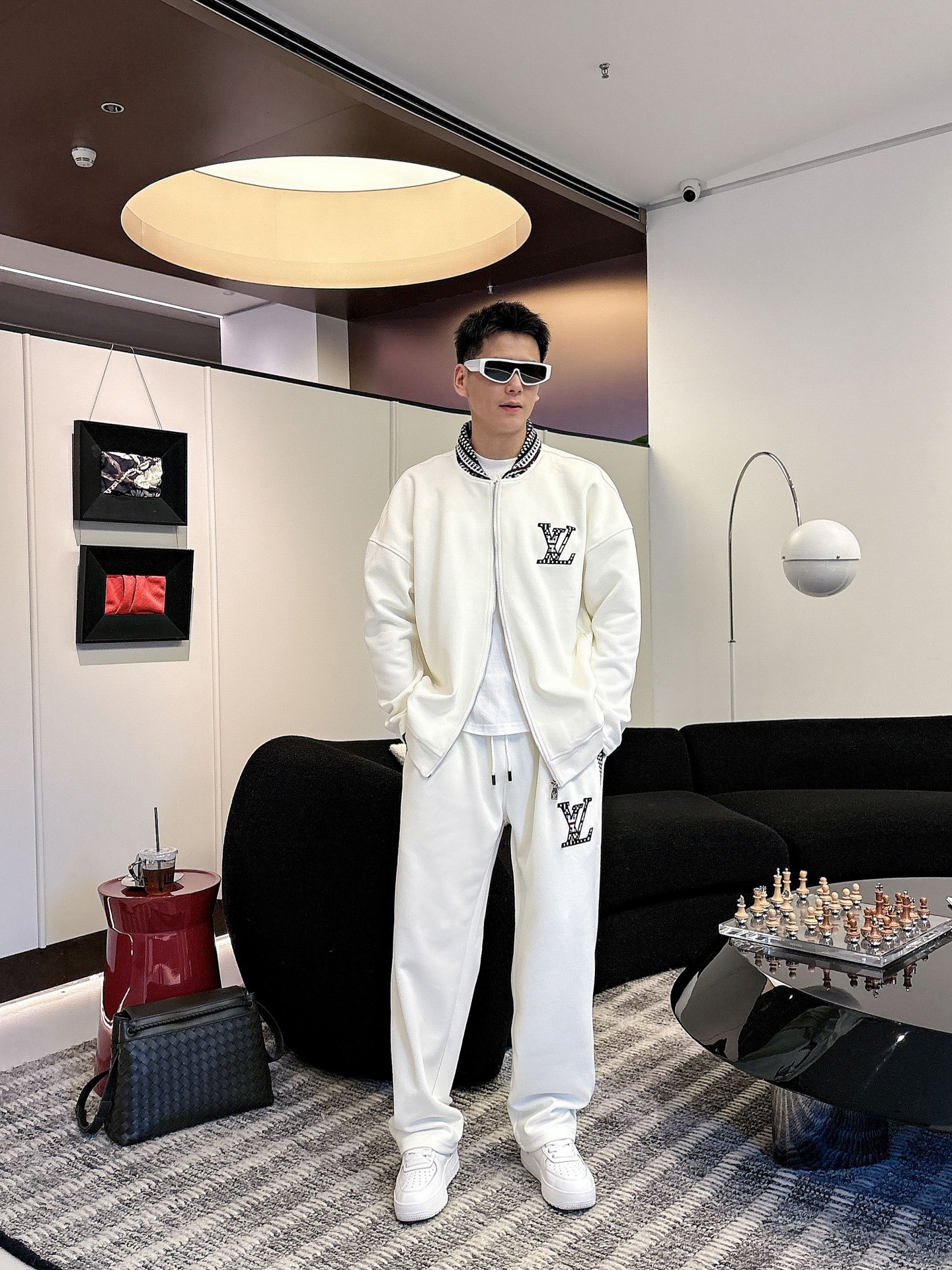 NO:527097,L brand* set style m-xxxl Top white set woolen jacquard collar zipper casual set, personalized logo embroidered classic jacquard pocket fusion versatile counter set, sun velvet top-grade precision made and fusion auxiliary materials, classic 3 standards complete, trendy men's fashion, whether it is the comfort of the upper body or the incomparable existence 170-125(M) 175-140(L) 178-155 (XL) 178-170(XXL) 180-185(XXXL) your,,alexander wang19860909L牌* 套装版型m-xxxl 顶级白色套装毛织提花领拉链款休闲套装,个性logo绣花经典提花口袋融合百搭专柜款套装,阳光绒顶级精工制做融合辅料打造,经典3标齐全,潮男时尚,无论是上身舒适度还是都是无可比拟的存在 170-125(M) 175-140(L) 178-155 (XL)178-170(XXL) 180-185(XXXL) your,,alexander wang,Men's clothing