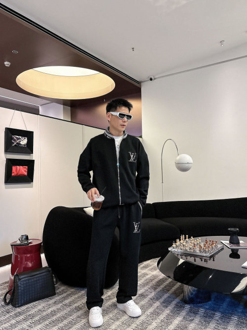 Louis Vuitton Black Wool Knit Jacquard Logo Zip-Up Casual Men's Tracksuit 1 Louis Vuitton Black Wool Knit Jacquard Logo Zip-Up Casual Men's Tracksuit