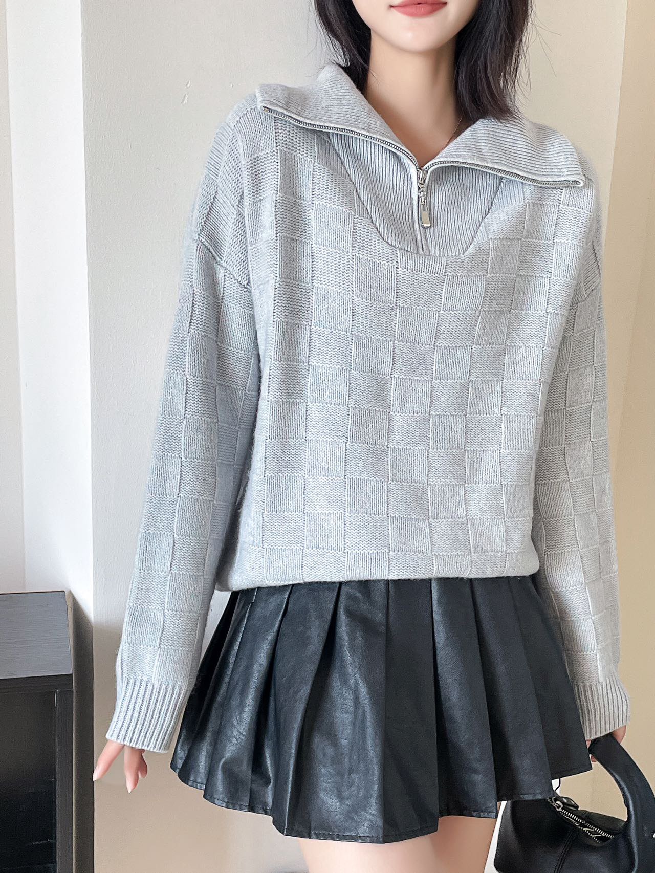 Luxury Women’s BV Autumn/Winter Collection: High-End Quality, Wool Sweaters, & Half-Laze Pieces - 图片 1