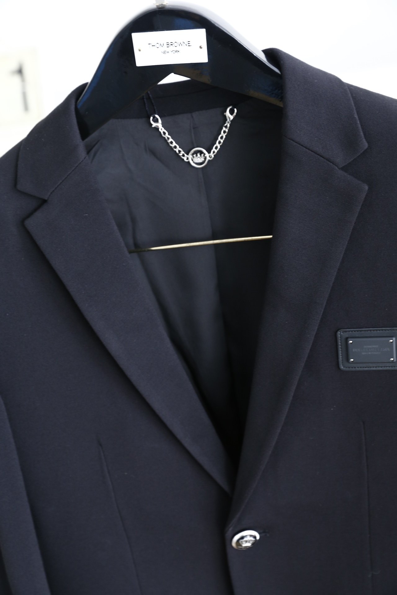 杜嘉班纳/Dolce&Gabbana.秋冬时尚男士西服贸易公司渠道货人气极高的一款单品通体的造型颇具设计