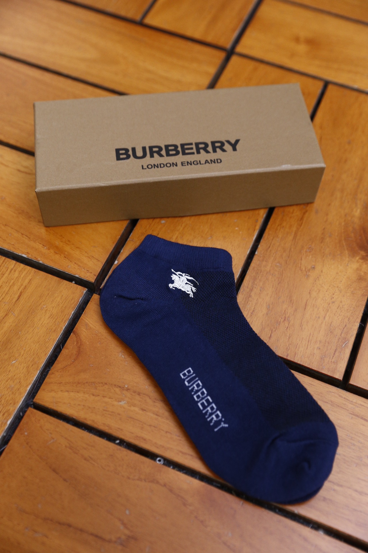 巴宝丽/Burb*rry.24新款袜子欧洲专柜出口订单吸汗透气防臭舒适袜子独家货源质量超赞是自己穿着送礼