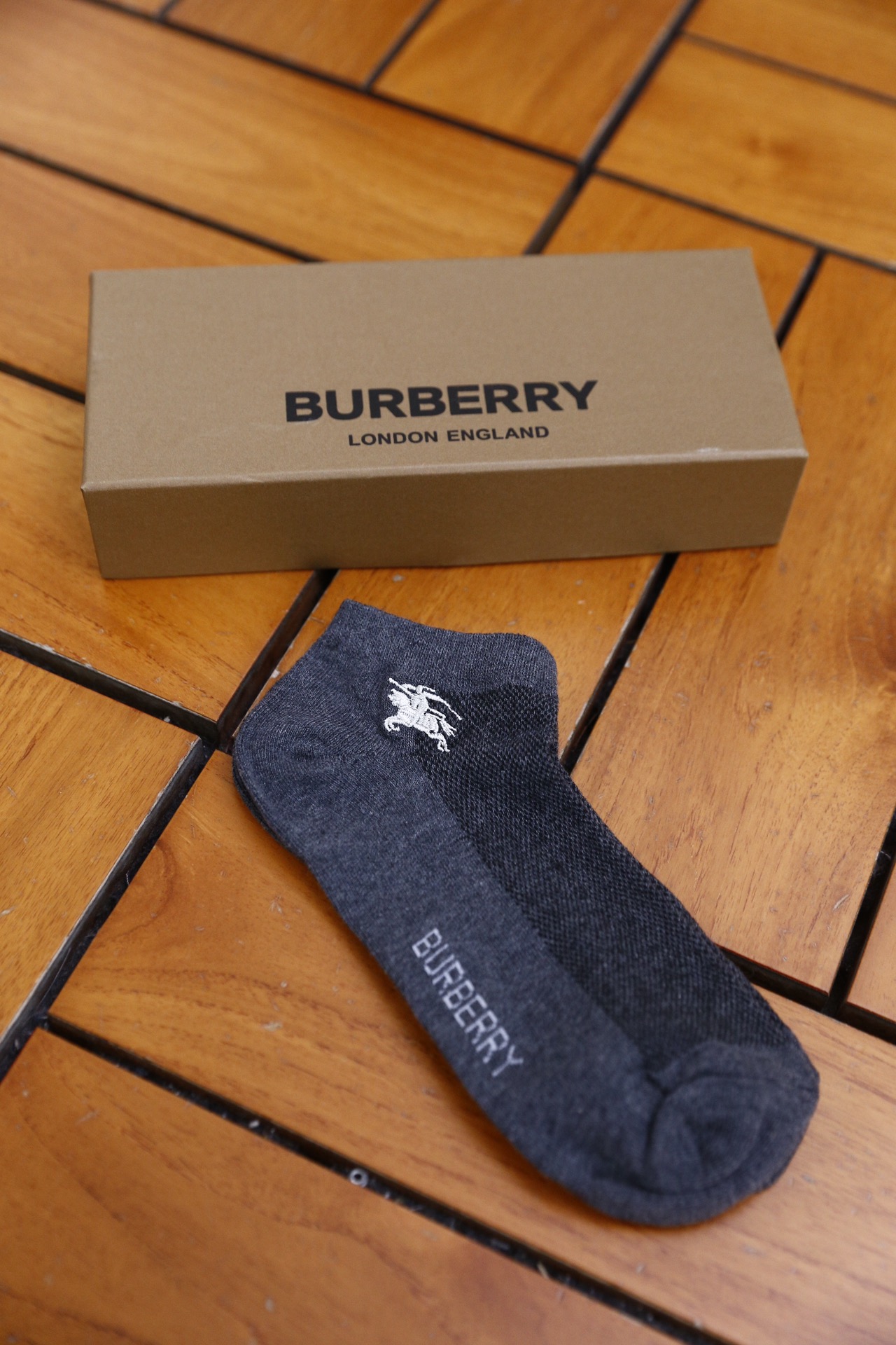巴宝丽/Burb*rry.24新款袜子欧洲专柜出口订单吸汗透气防臭舒适袜子独家货源质量超赞是自己穿着送礼