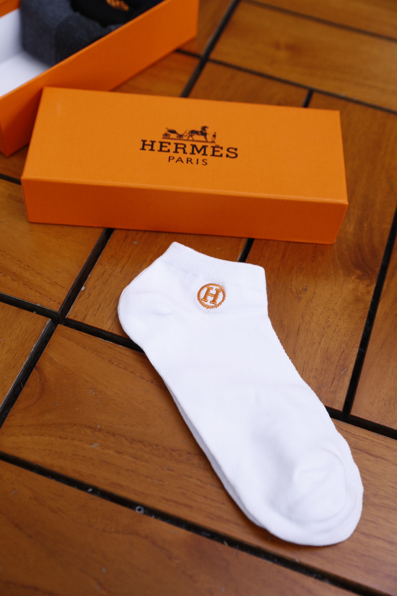 爱马4/Herm*s.2024fw新款袜子欧洲专柜出口订单吸汗透气防臭舒适袜子独家货源质量超赞是自己穿着