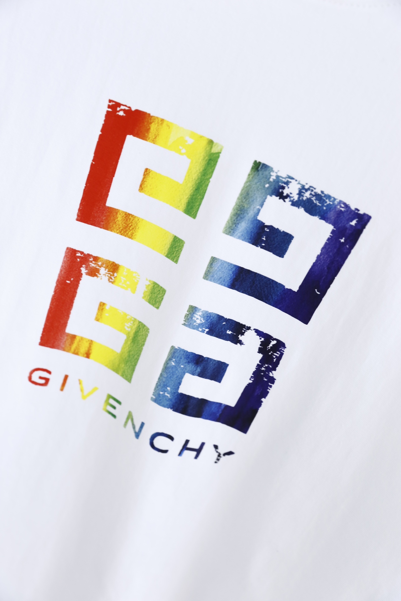 纪梵希/Givenchy.24夏季新品男士时尚经典圆领短袖时尚单品设计更加时尚舒适高标准定制上身非常有型