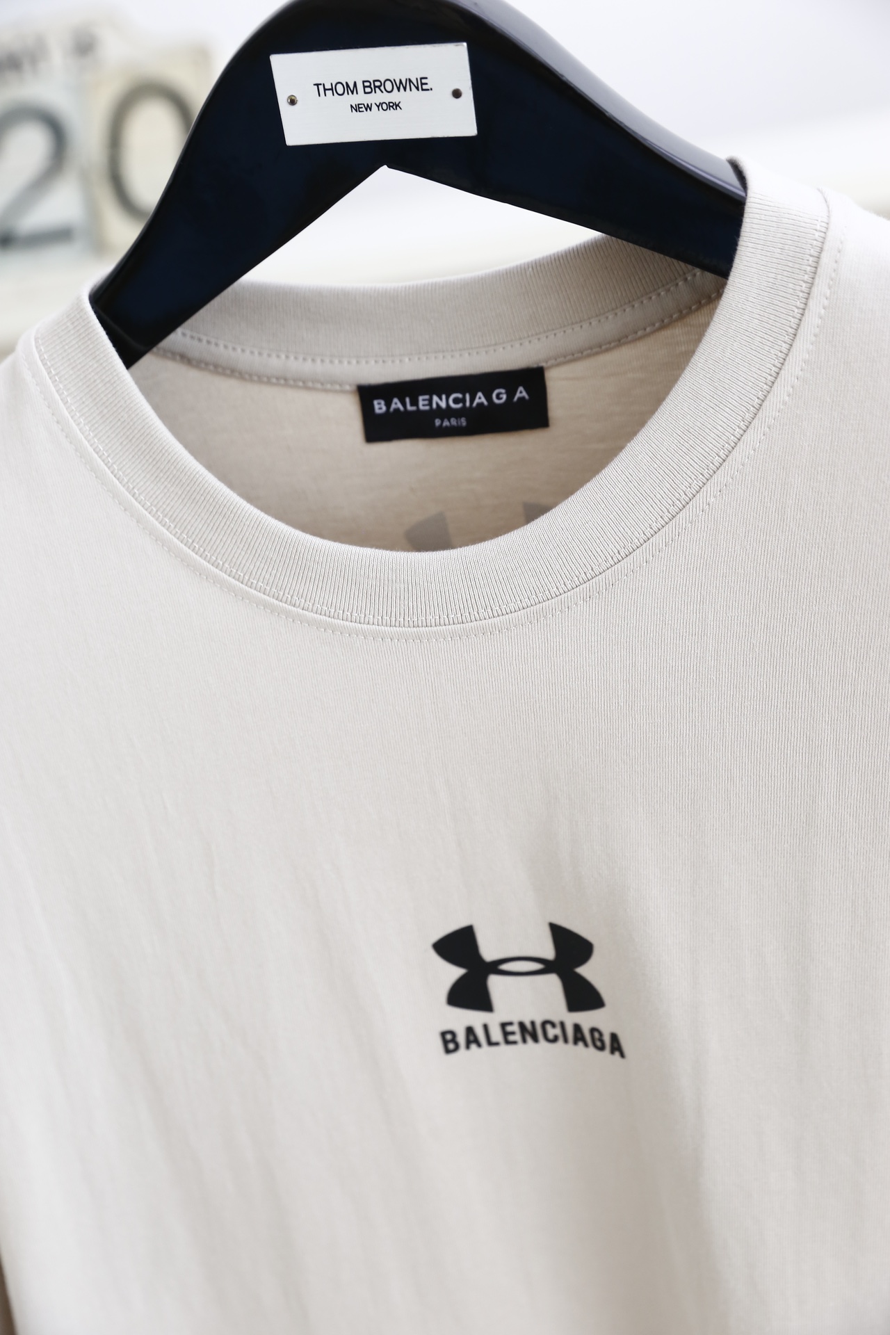 巴黎世家/Balenciaga.24夏季新品男士套头短袖时尚经典圆领设计！胸前品牌字母LOGO搭配！高级