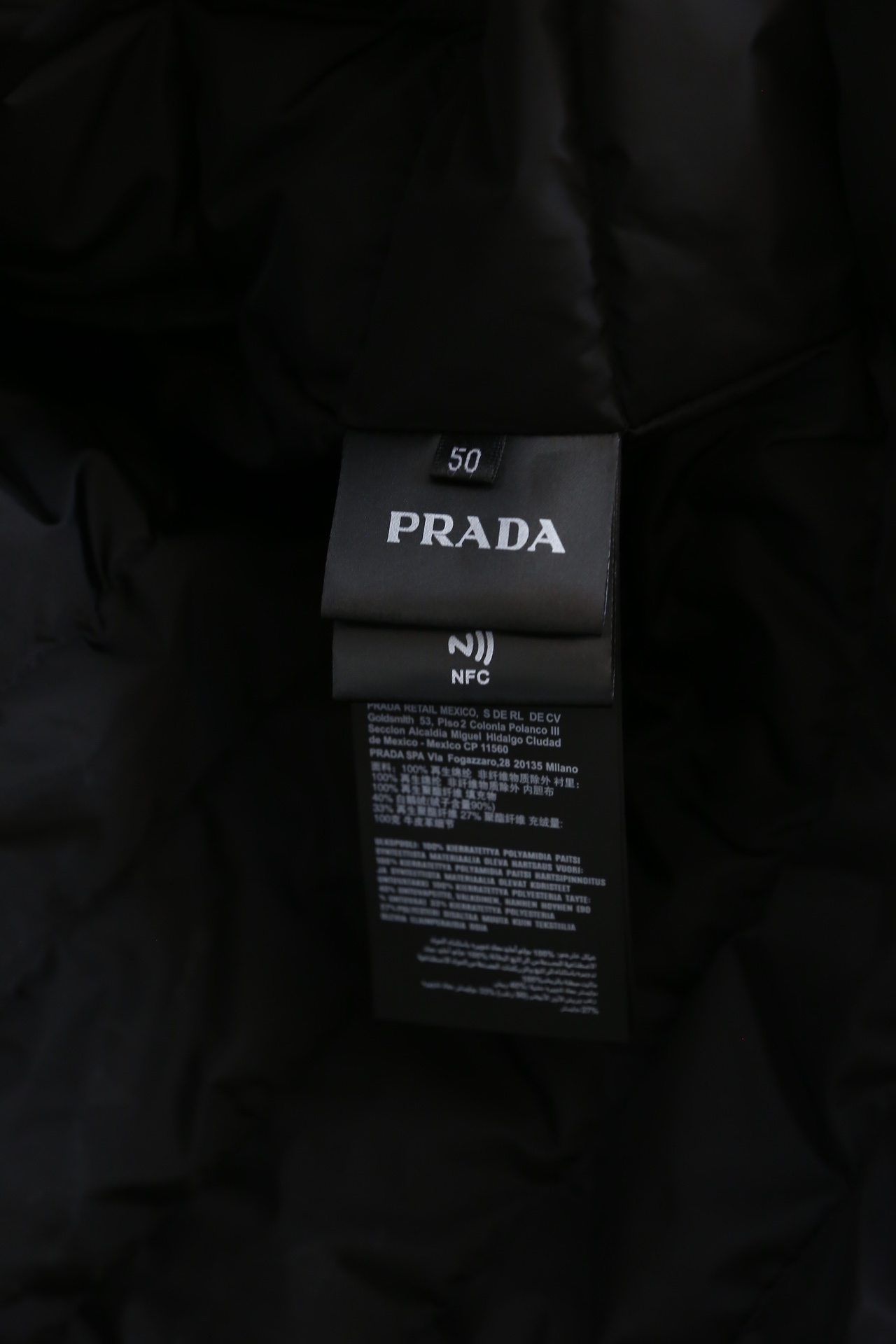 普拉*/Pr*da.24秋冬新品经典男士连帽羽绒服！顶级高填充90绒外套品牌经典三角标字母logo打造多