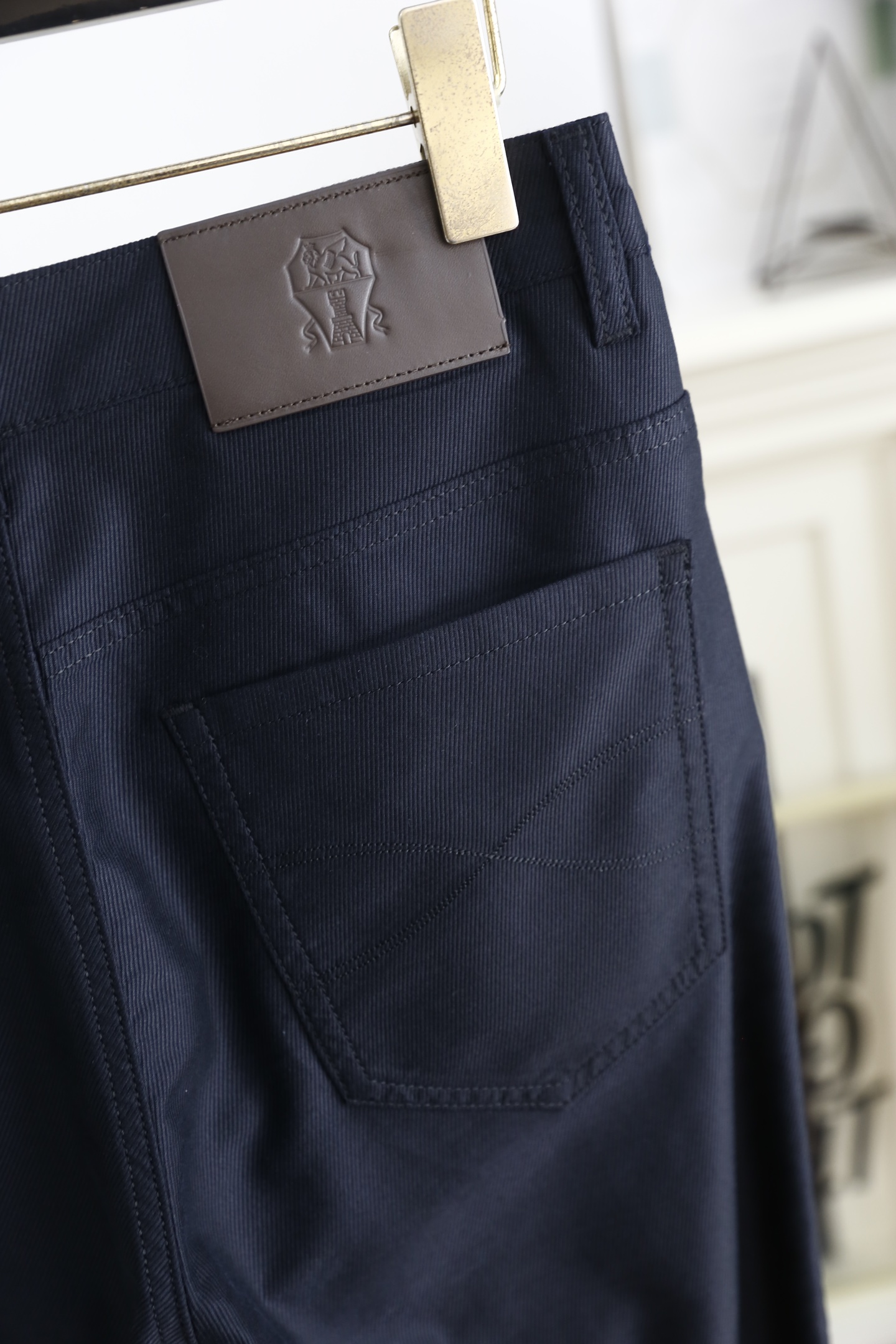 🔥Brunello Cucinelli.
2025春季男士新品商务休闲男士休闲长裤！整体简约的设计，经典