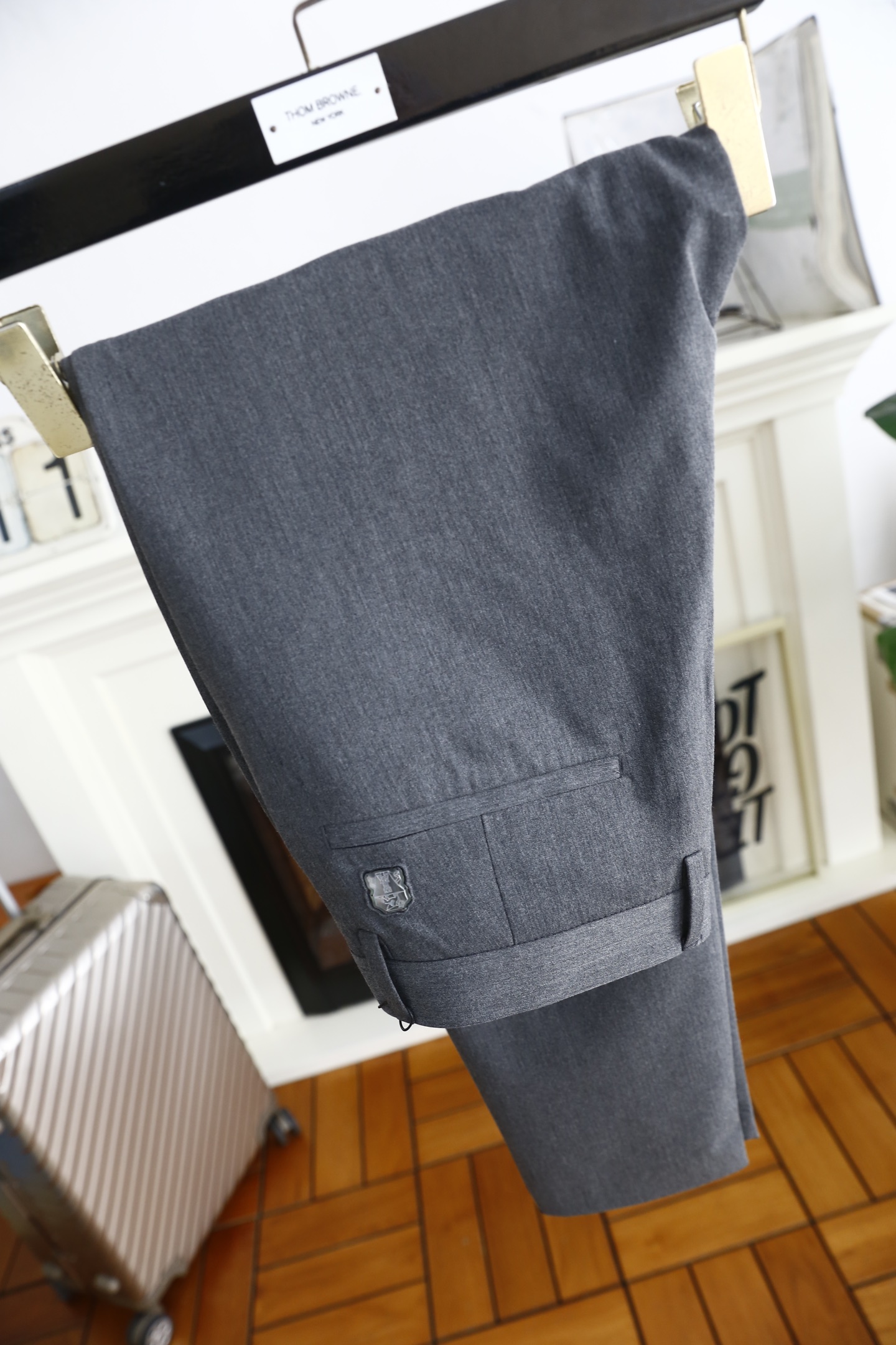 🔥Brunello Cucinelli.
2025春季时尚新品男士休闲西裤！采用舒适天丝混纺面料，奢华品