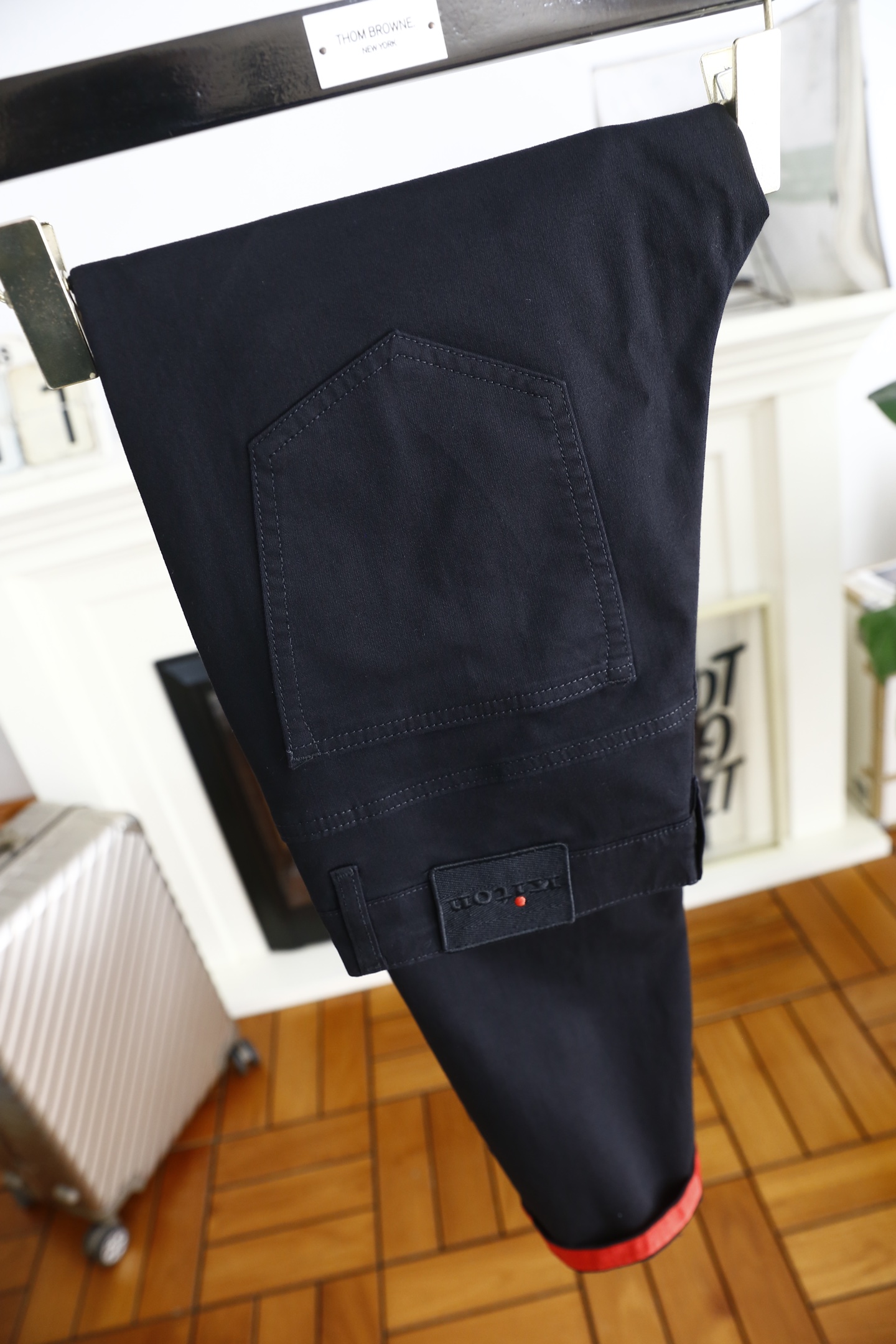 🔥Kiton.
2025春季新品男士👍🏼商务休闲男士休闲长裤！整体简约的设计，经典百搭的款式 没有过多的