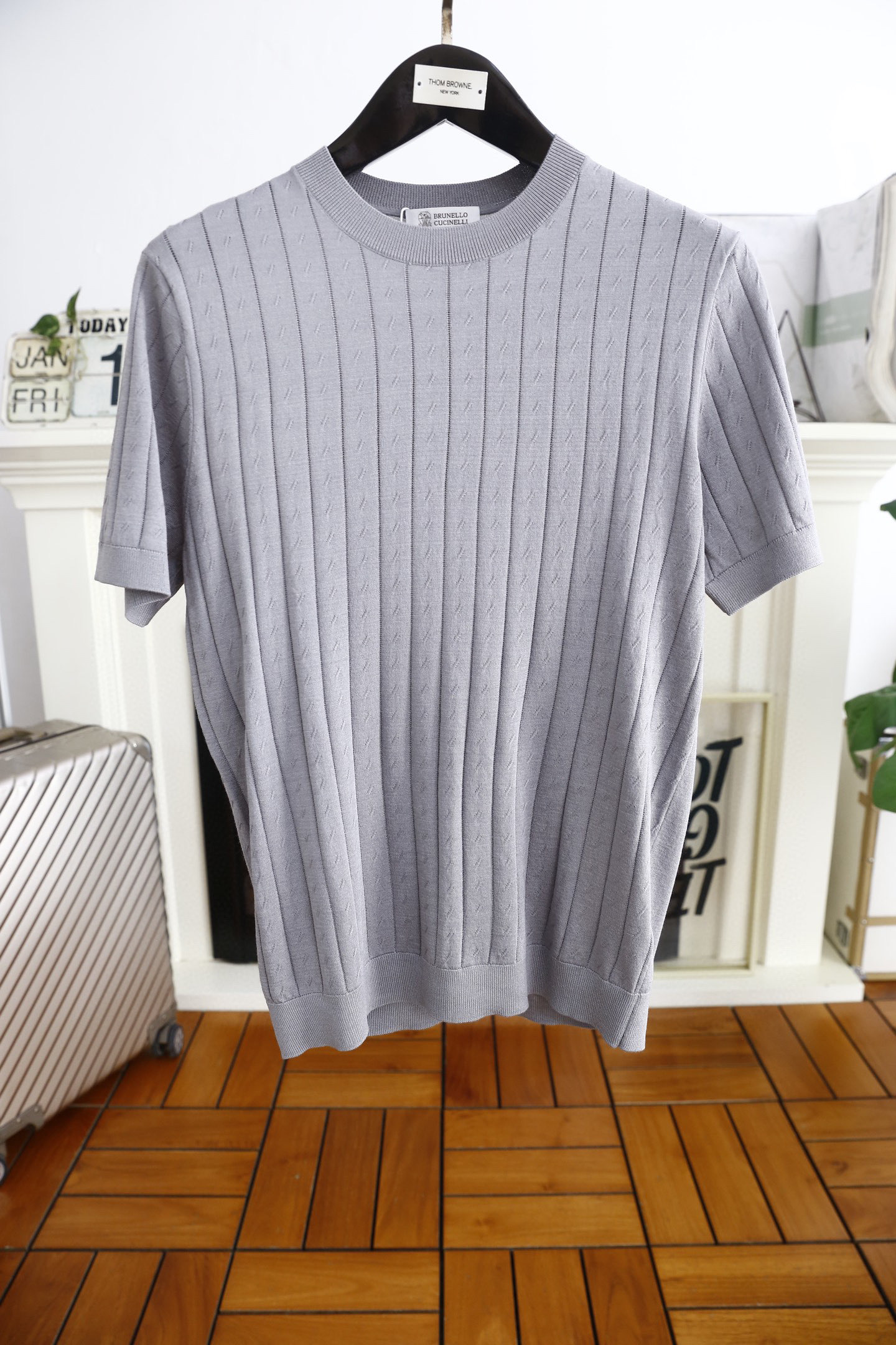 🔥Brunello Cucinelli.
25早春新品时尚短袖毛衫👍🏼奢华经典元素搭配！衣橱里不可或缺的