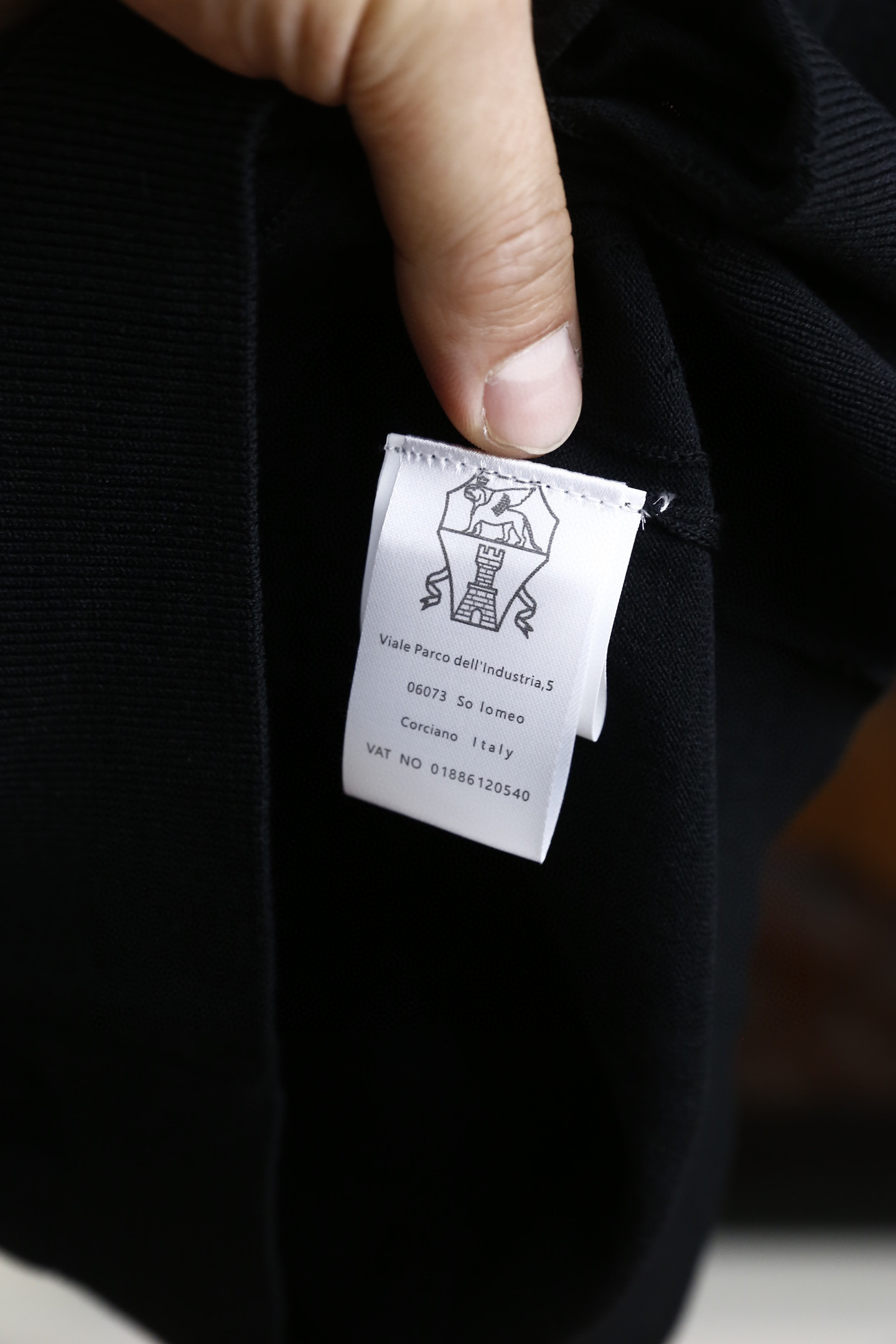 🔥Brunello Cucinelli.
25早春新品时尚短袖毛衫👍🏼奢华经典元素搭配！衣橱里不可或缺的