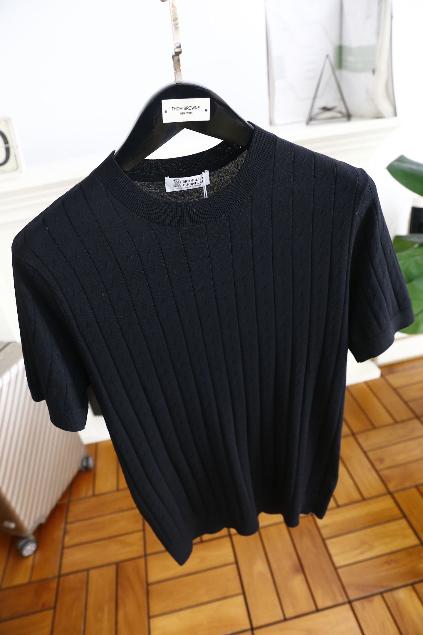 🔥Brunello Cucinelli.
25早春新品时尚短袖毛衫👍🏼奢华经典元素搭配！衣橱里不可或缺的