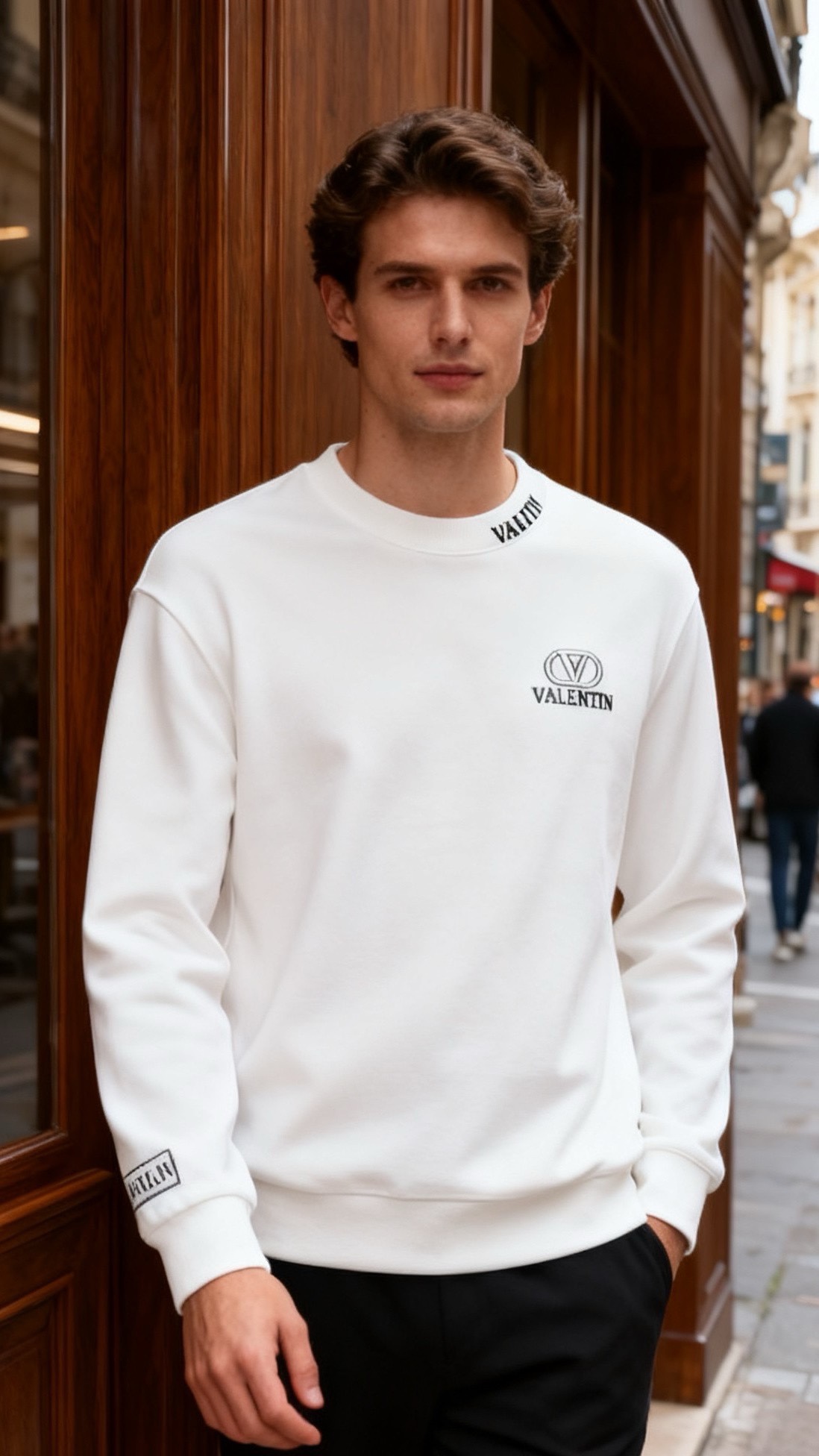 NO:656113,Valent*no/Valentino. 25 new autumn and winter men's round neck sweatshirt is made of comfortable cotton fabric, with a soft and crisp texture. Luxurious classic brand element LOGO and V-shaped logo embroidery, the details are full of brand recognition. The classic round neck is paired with loose long-sleeved tailoring, the overall version is simple and elegant, taking into account comfort and light luxury style, it is a versatile item for daily casual and light fashion wear!  Sizes 48-56, shipped next day!  ,,valentino,valentino,hoodie,sweatshirts,alexander wang19860909Valent*no/华伦天奴. 25秋冬新款男士圆领卫衣采用舒适棉面料打造,质感柔软且挺括.奢华经典品牌元素LOGO与V型徽标刺绣,细节处尽显品牌辨识度.经典的圆领搭配宽松的长袖剪裁,整体版型简约大气,兼顾舒适与轻奢格调,是日常休闲与轻时尚穿搭的百搭单品！尺码48-56,隔天出货！,,valentino,valentino,hoodie,sweatshirts,alexander wang,Men's clothing