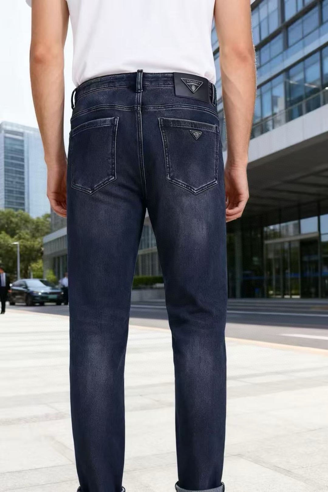 NO:656239,Pr*/Pr*da. 25 new autumn fashionable men's jeans are made of customer-washable stretch jeans!  Luxurious classic triangle logo design!  Therefore, the fashion trend has become one of the biggest selling points and the price-performance ratio is extremely high. There is no confusion or trouble about color conflict. Such a high-end jeans with rich inner fabrics are absolutely fashionable, casual and versatile!  A must-have for trendy men!  Counter sizes are 29-40, with 35 available!  Ships next day!  ,,prada,jeans,alexander wang19860909普拉*/Pr*da. 25秋季新品时尚男士牛仔裤采用客供水洗弹力牛仔裤！奢华经典三角标Logo设计！时尚潮流因此已成为最大卖点之一而性价比又极高,没有颜色冲突的困惑或困扰,这么一款丰富内练高端牛仔裤,绝对时尚休闲百搭款！潮男必备！专柜尺码29-40,有35！隔天出货！,,prada,jeans,alexander wang,Men's clothing