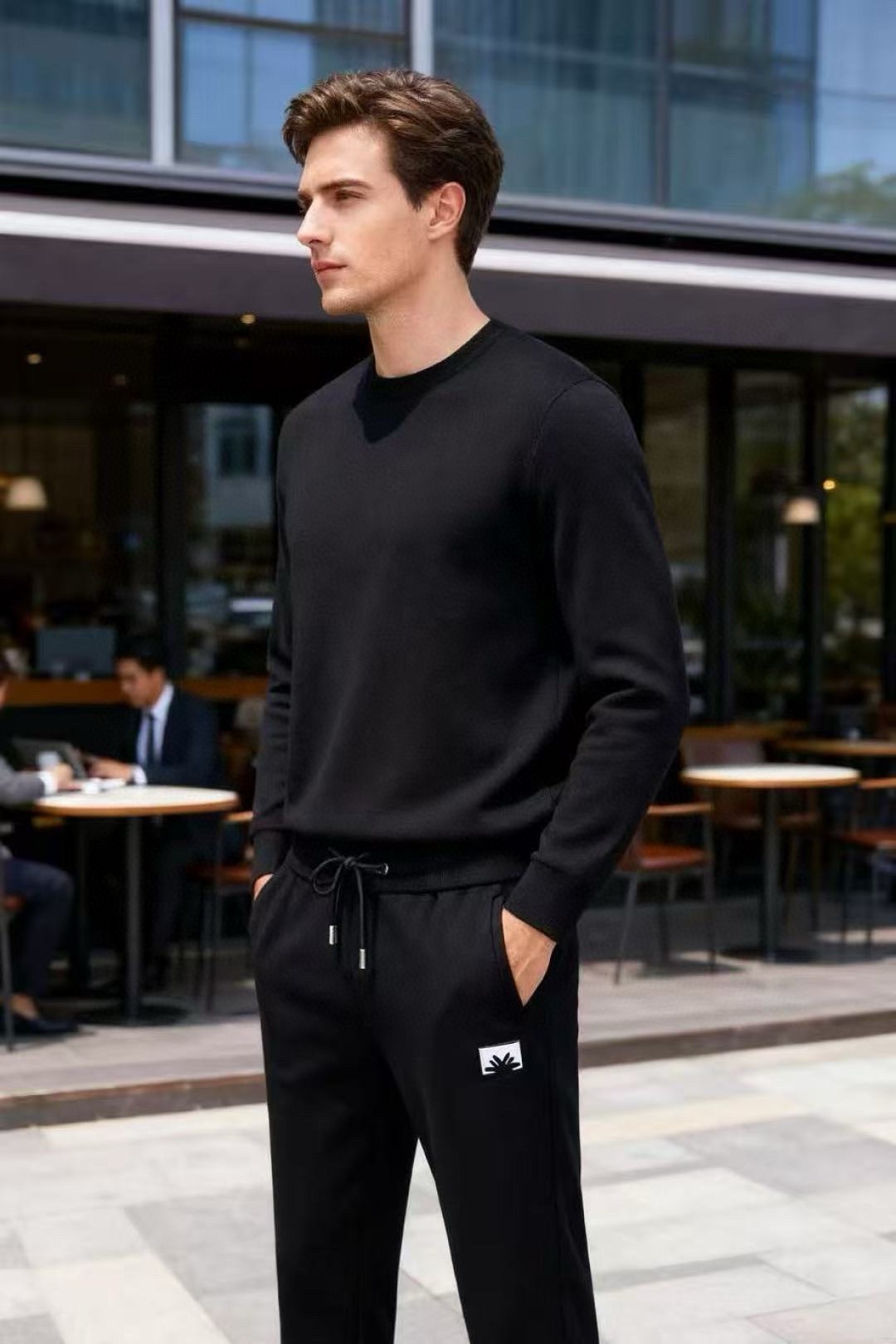 NO:656228,Dior/Christian D*or. 2025 new autumn men’s casual pants!  Made of imported comfortable fabrics and luxurious classic brand LOGO design, the upper body is casual and comfortable!  Elastic waist, casual and versatile style without any restriction!  The same product from overseas European counters, the upper body is fashionable and sporty, very low-key without losing the luxurious taste!  The stitching is meticulous and strong!  Perfect three-dimensional tailoring, highly recommended to purchase!  Counter sizes are 29-38, including 35!  Ships next day!  ,,dior,alexander wang19860909迪奥/Christian D*or. 2025秋季新款男士休闲裤！采用进口舒适面料,奢华经典品牌LOGO设计 上身随意舒服！松紧腰休闲百搭款无束缚感！海外欧洲专柜同品,上身时尚运动显时尚,很低调且不失奢华品味！车工缝线细致而强悍！完美立体剪裁,强烈推荐购入货色！专柜尺码29-38,有35！隔天出货！,,dior,alexander wang,Men's clothing