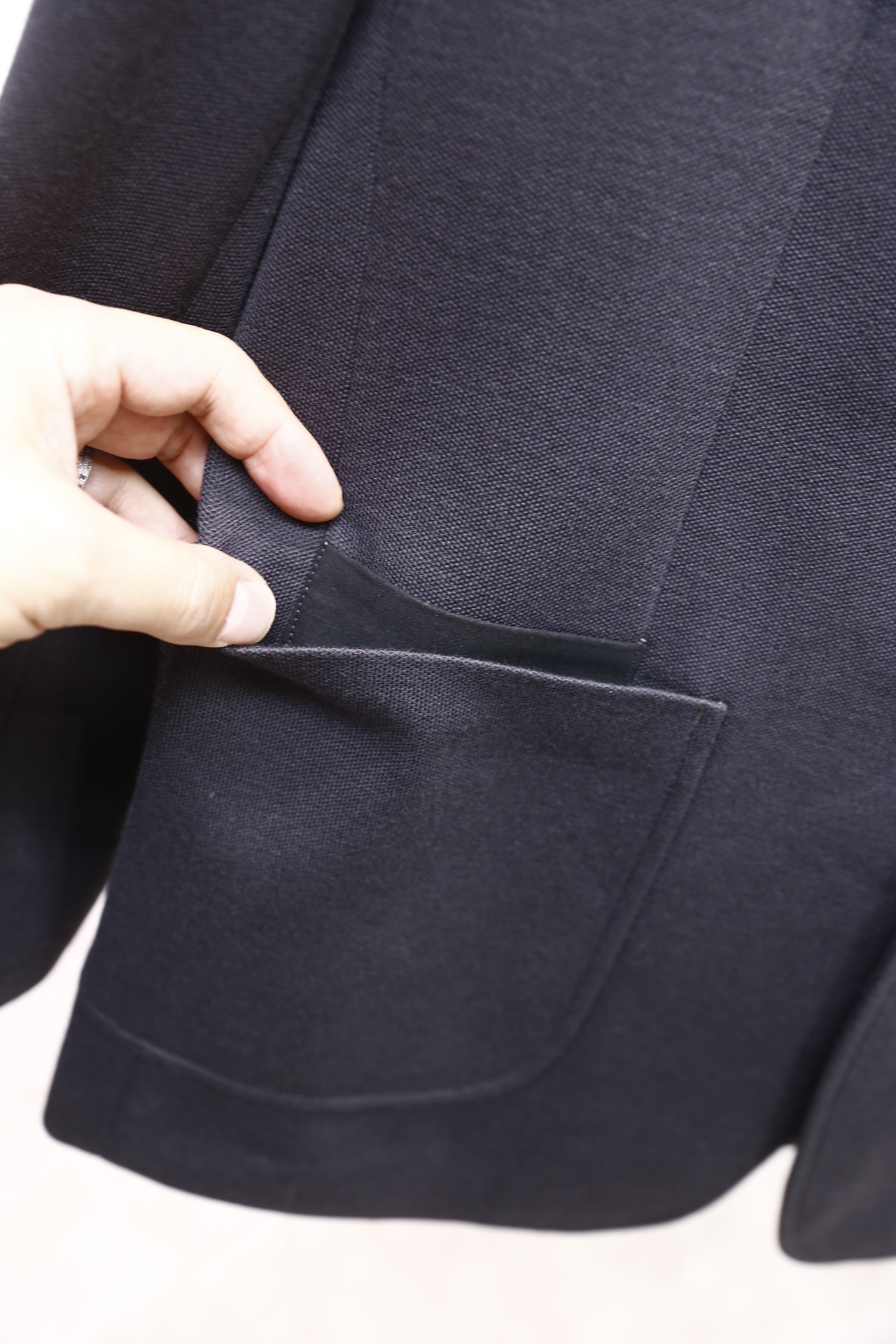 🔥杰尼亚.2025秋冬新品！时尚男士羊毛休闲西装，甄选细腻羊毛面料打造，触感柔软亲肤且质感挺括垂坠；经典