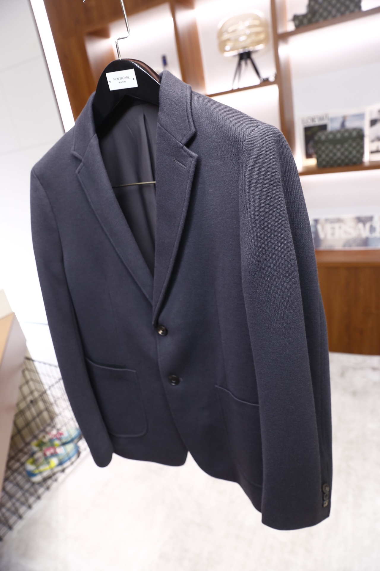 🔥杰尼亚.2025秋冬新品！时尚男士羊毛休闲西装，甄选细腻羊毛面料打造，触感柔软亲肤且质感挺括垂坠；经典