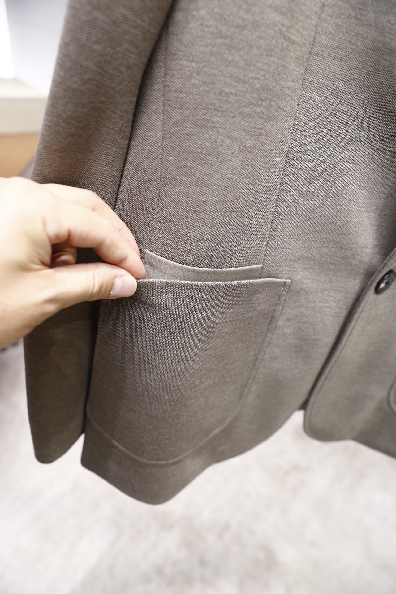 🔥杰尼亚.2025秋冬新品！时尚男士羊毛休闲西装，甄选细腻羊毛面料打造，触感柔软亲肤且质感挺括垂坠；经典