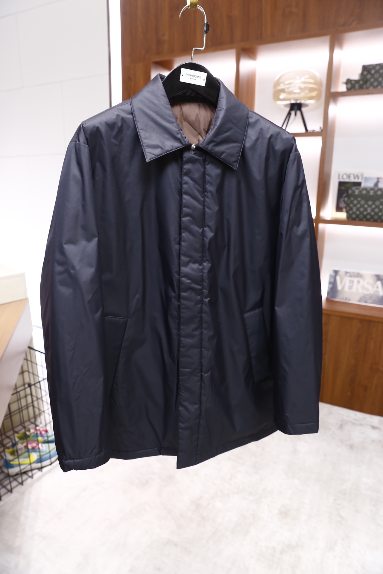 🔥杰尼亚.25秋冬新品！时尚男士翻领羽绒夹克，采用防风抗皱面料打造，内里填充羽绒材质，保暖性出众且衣身不