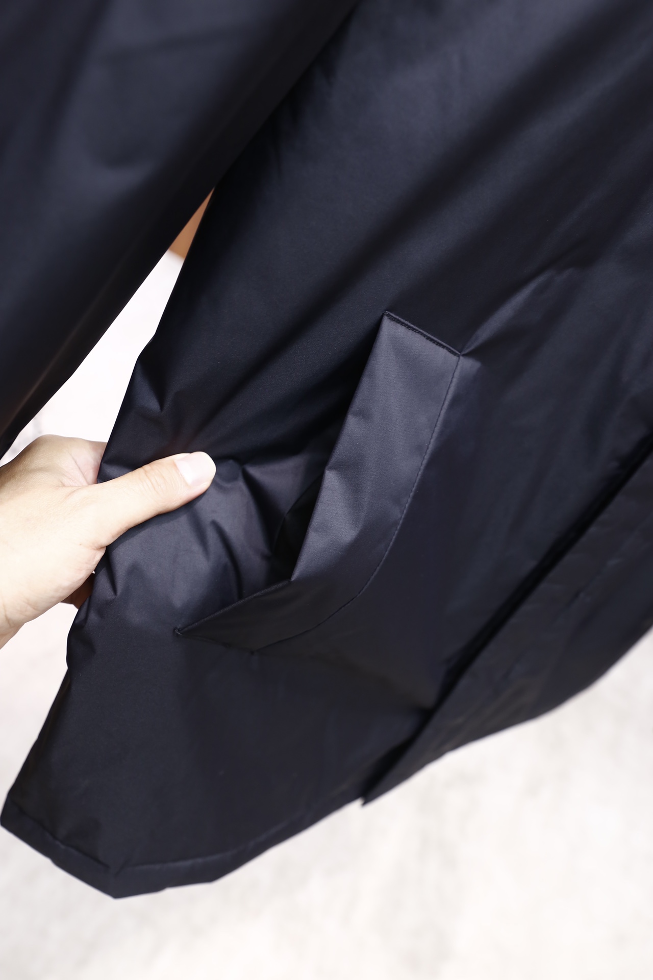 🔥杰尼亚.25秋冬新品！时尚男士翻领羽绒夹克，采用防风抗皱面料打造，内里填充羽绒材质，保暖性出众且衣身不