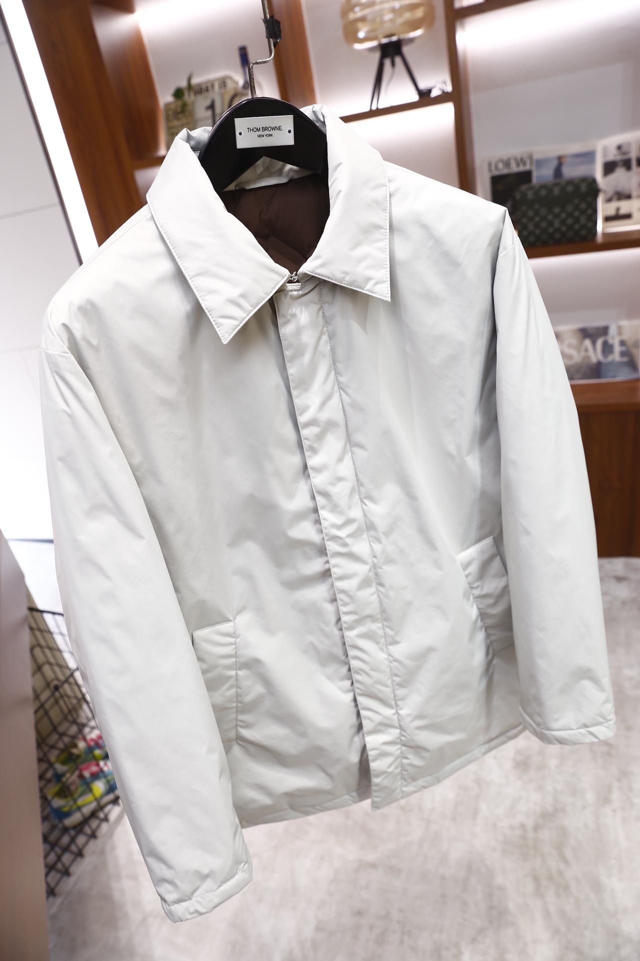 🔥杰尼亚.25秋冬新品！时尚男士翻领羽绒夹克，采用防风抗皱的面料打造，内里填充羽绒材质，保暖性出众且衣身