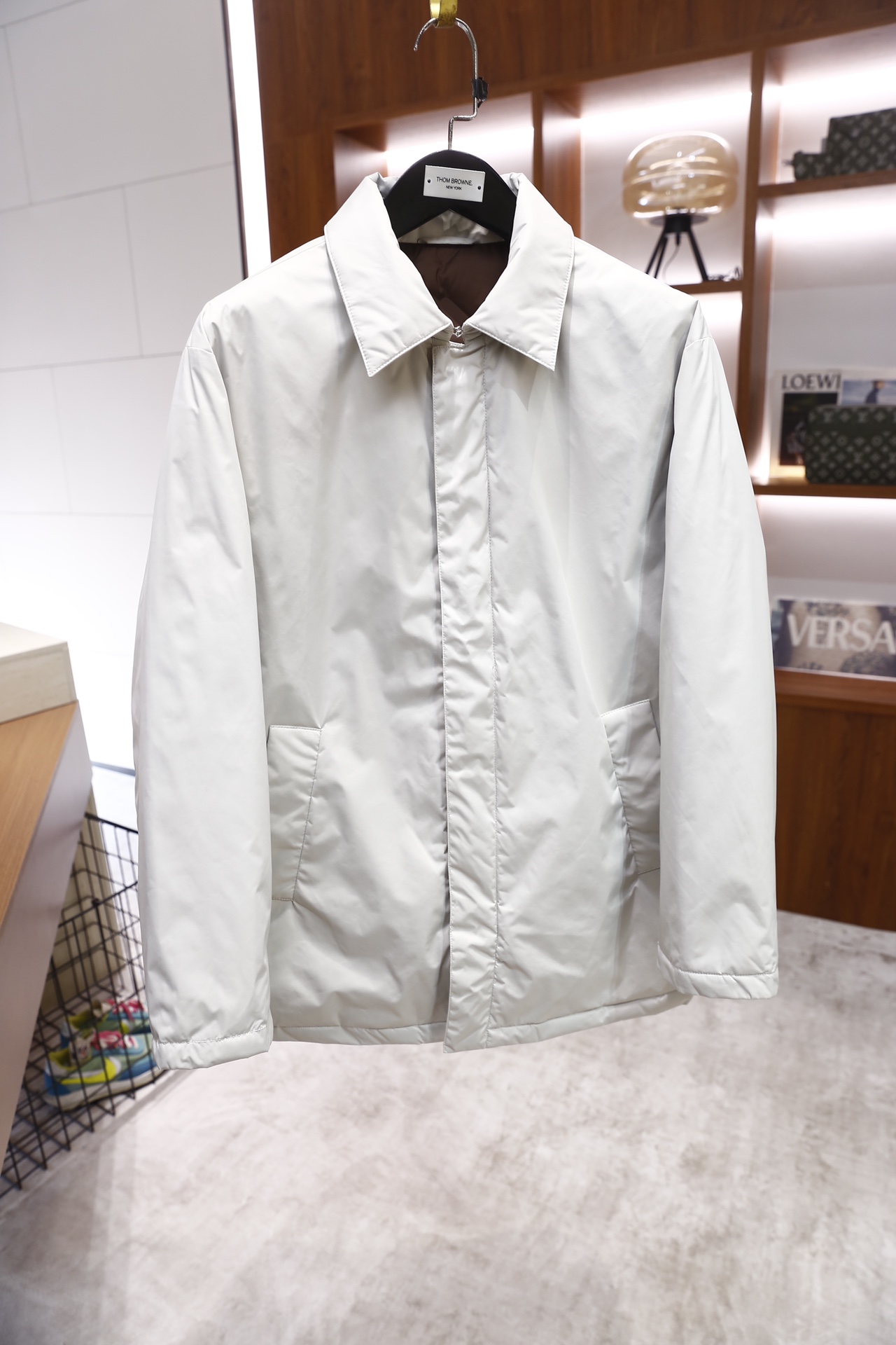 🔥杰尼亚.25秋冬新品！时尚男士翻领羽绒夹克，采用防风抗皱的面料打造，内里填充羽绒材质，保暖性出众且衣身