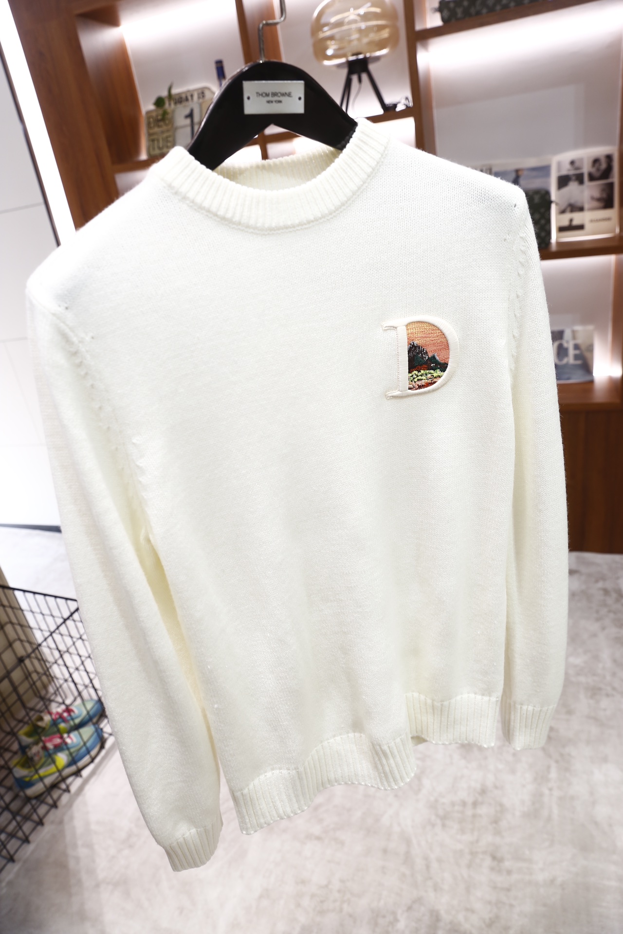 🔥迪奥/Christian Dior.25秋冬新品！时尚男士圆领针织衫采用细密的针织面料制作，质感柔软且