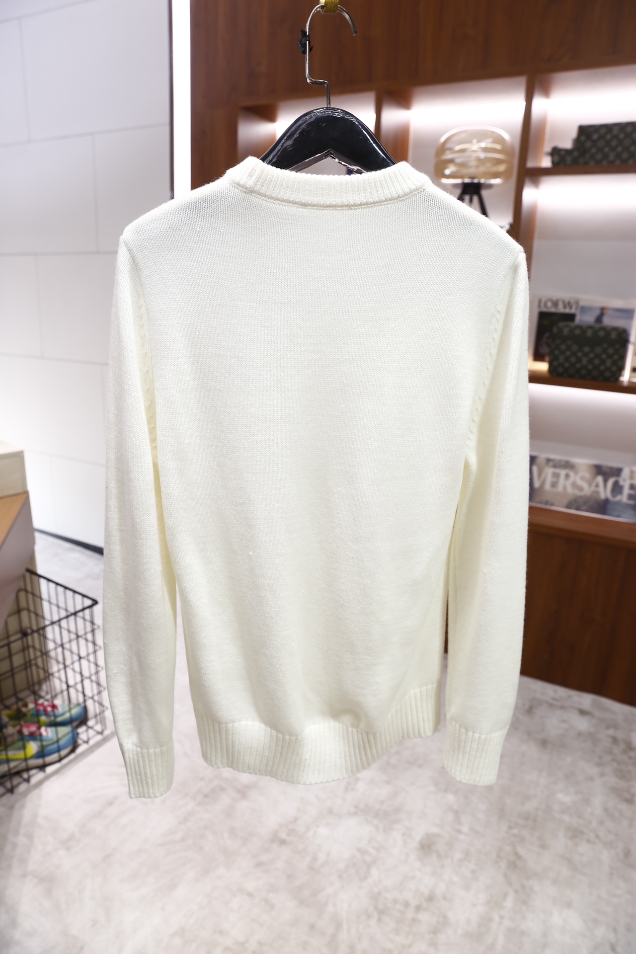 🔥迪奥/Christian Dior.25秋冬新品！时尚男士圆领针织衫采用细密的针织面料制作，质感柔软且