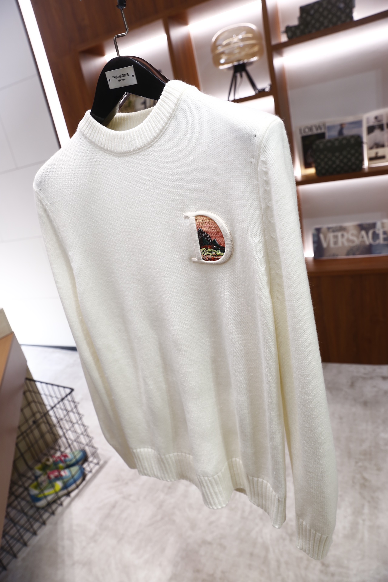 🔥迪奥/Christian Dior.25秋冬新品！时尚男士圆领针织衫采用细密的针织面料制作，质感柔软且