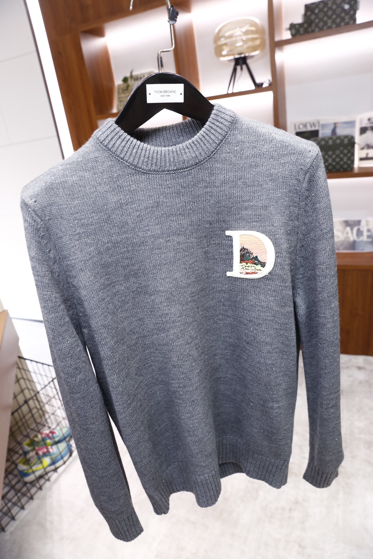 🔥迪奥/Christian Dior.25秋冬新品！时尚男士圆领针织衫采用细密的针织面料制作，质感柔软且