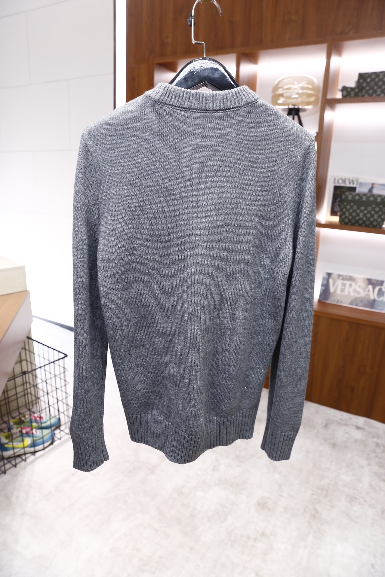 🔥迪奥/Christian Dior.25秋冬新品！时尚男士圆领针织衫采用细密的针织面料制作，质感柔软且