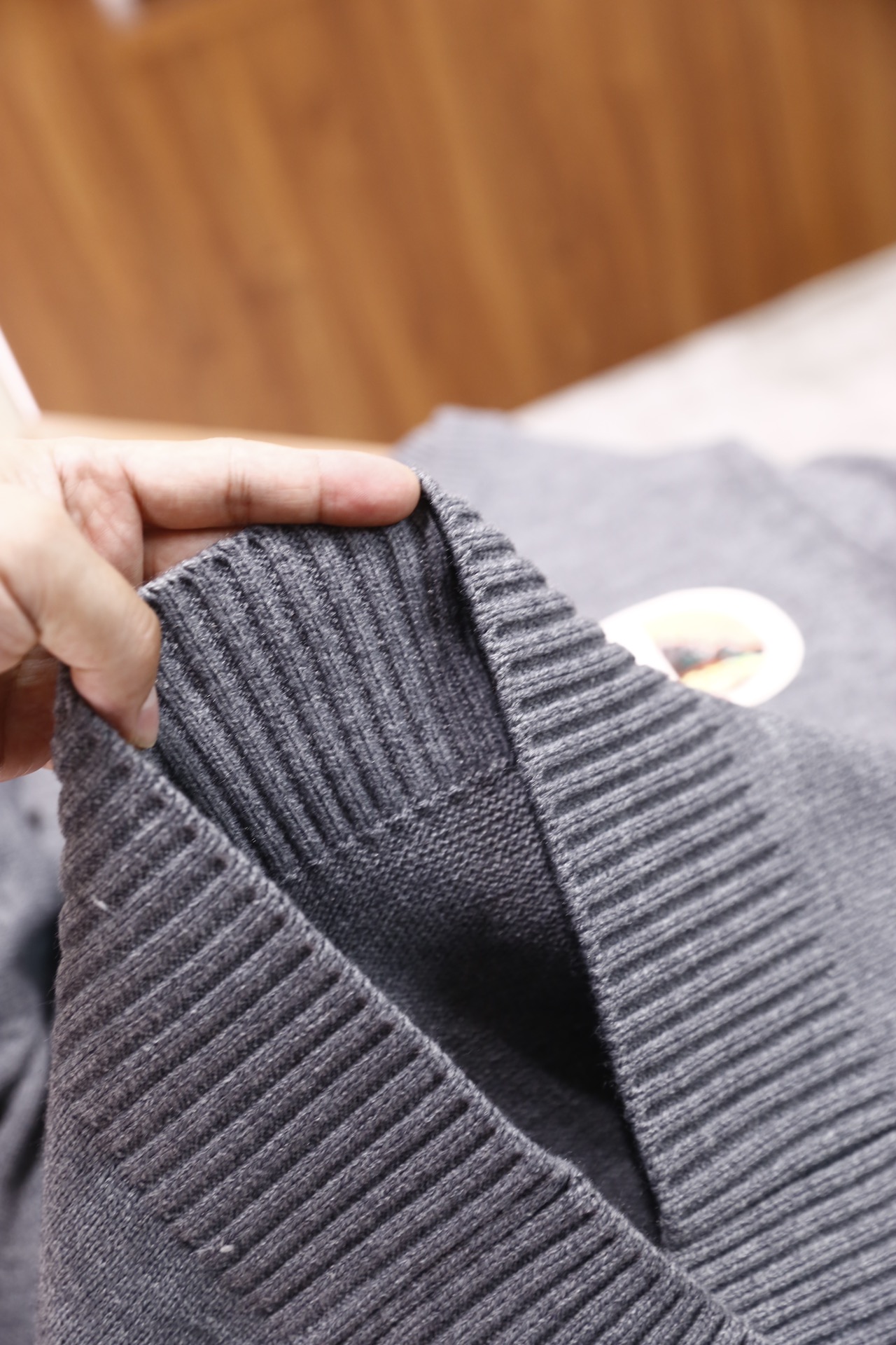 🔥迪奥/Christian Dior.25秋冬新品！时尚男士圆领针织衫采用细密的针织面料制作，质感柔软且