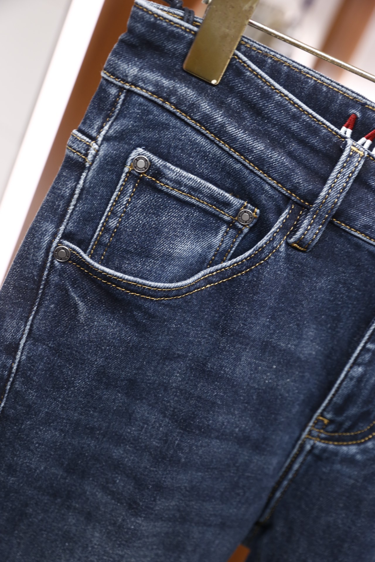 🔥蒙口/Mon*ler.25秋季新品时尚男士牛仔裤👖采用客供水洗弹力牛仔裤！奢华经典品牌Logo设计！时