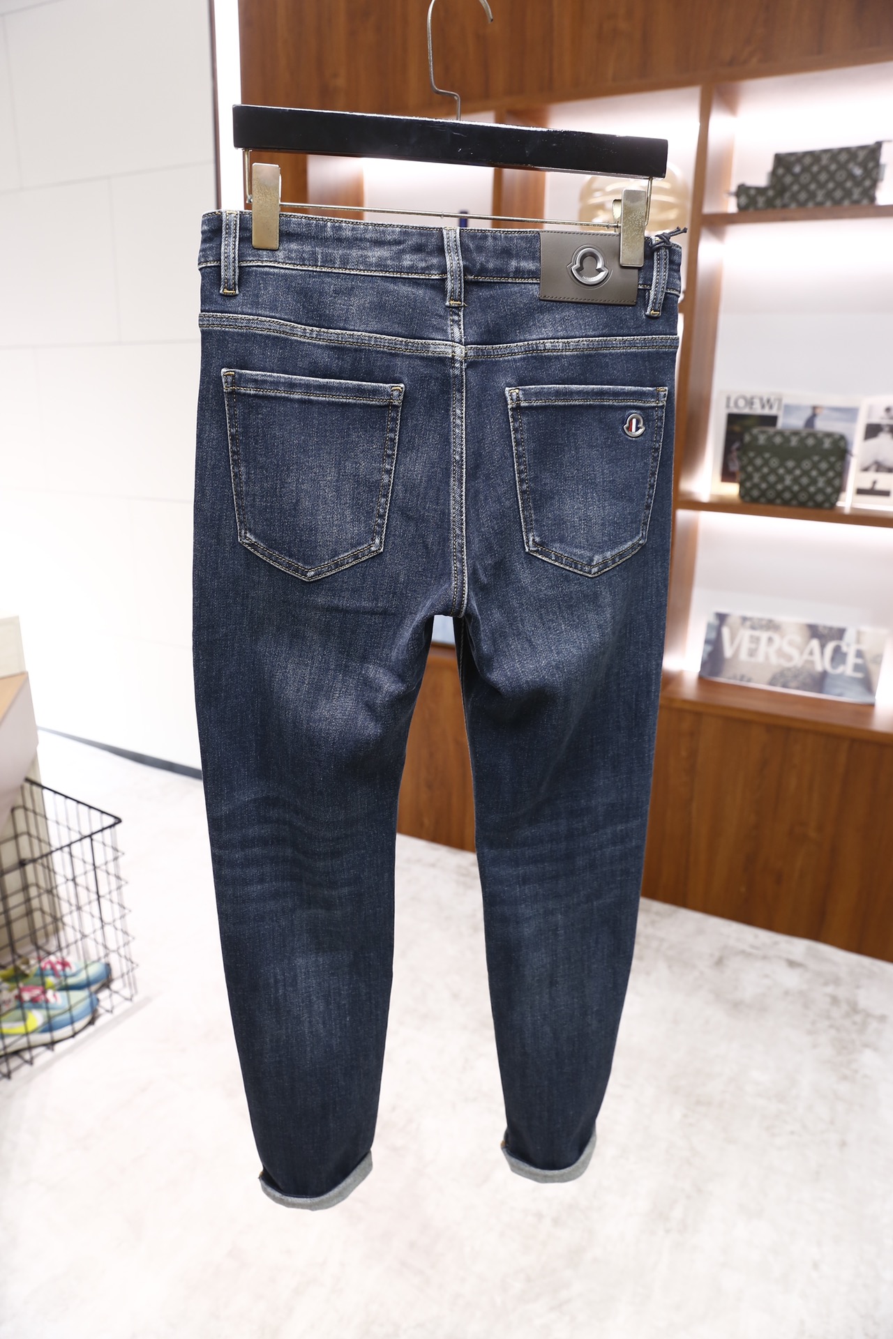 🔥蒙口/Mon*ler.25秋季新品时尚男士牛仔裤👖采用客供水洗弹力牛仔裤！奢华经典品牌Logo设计！时