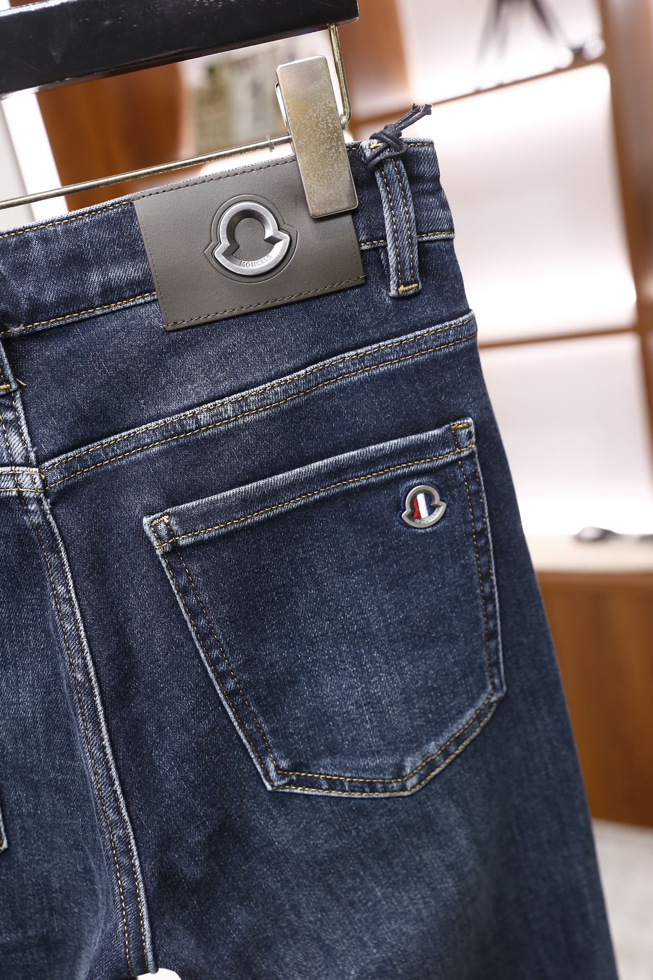 🔥蒙口/Mon*ler.25秋季新品时尚男士牛仔裤👖采用客供水洗弹力牛仔裤！奢华经典品牌Logo设计！时