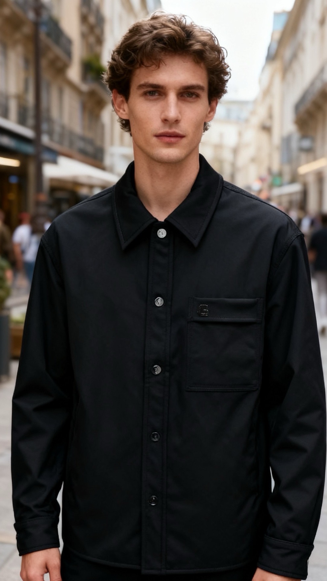 NO:680924,Givenchy. New products for autumn and winter!  The fashionable men's shirt-style jacket is made of fine matte fabric, with a crisp texture and good drape. The classic shirt collar is equipped with a metal button opening and closing design, which is simple and neat. There is a three-dimensional patch pocket with a delicate metal buckle on the left chest, which becomes the highlight of the details. The cuffs are cuffed to fit the wrist, and the body is neatly routed and decorated with topstitching. The overall style is loose and casual, with a style that favors light luxury business. It is a must-have item for autumn and winter!  Sizes 48-56, arriving the next day!  ,,givenchy,jackets & coats,shirts,19860909纪梵希. 秋冬新品！时尚男士衬衫式外套采用细腻的哑光面料制作,质感挺括且垂坠感佳；经典衬衫领搭配金属纽扣开合设计,简约利落,左胸处设有带精致金属扣的立体贴袋,成为细节亮点；袖口为贴合手腕的收口样式,衣身走线工整且带有明线装饰,整体是宽松的休闲版型,风格偏向轻奢商务,秋冬必备神器！尺码48-56,隔天到！,,givenchy,jackets & coats,shirts,,Men's clothing