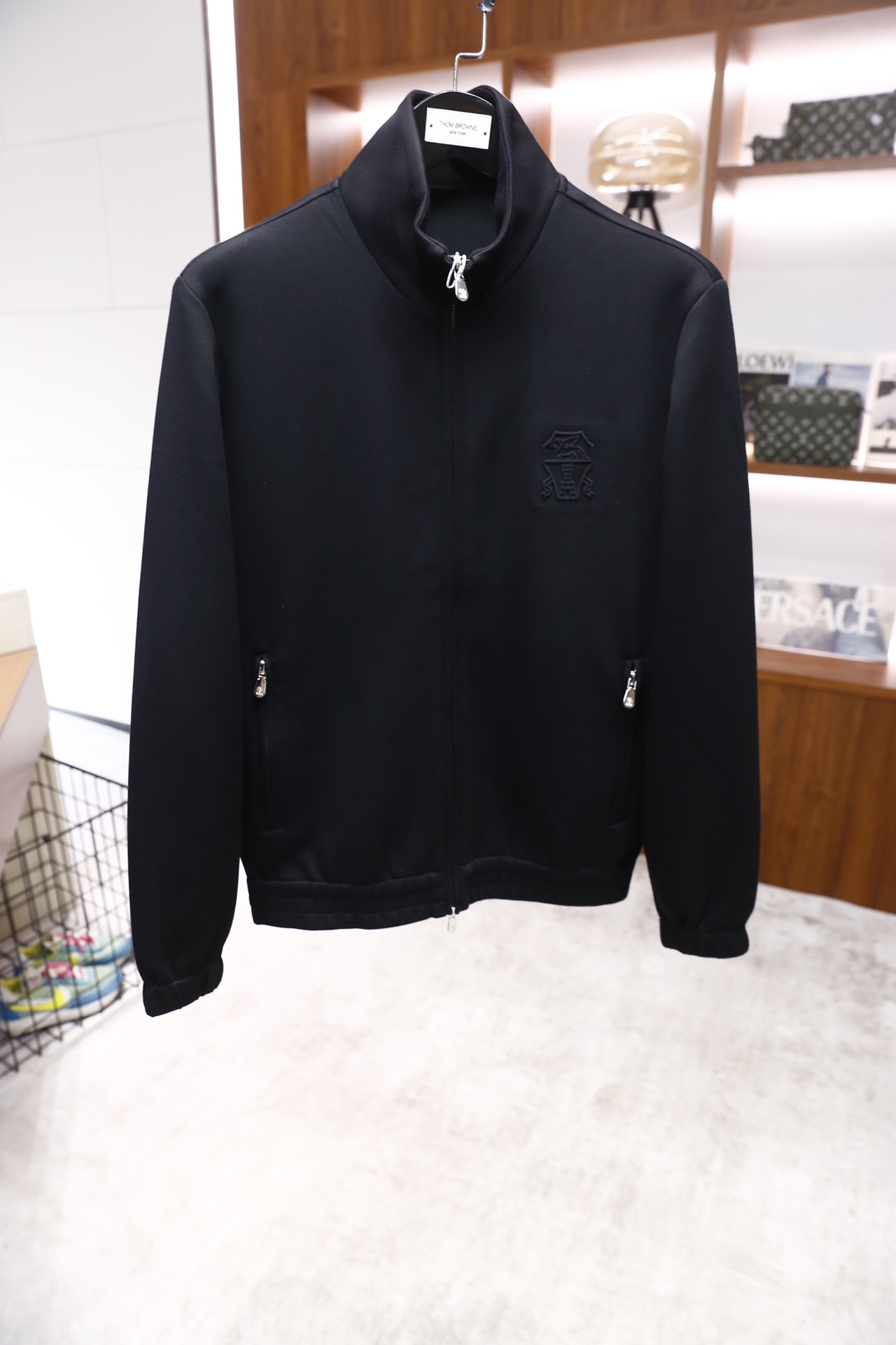 🔥BC.25秋冬新品！男士休闲运动套装，采用立领拉链外套与束脚长裤，主体采用舒适保暖面料打造。外套为立领