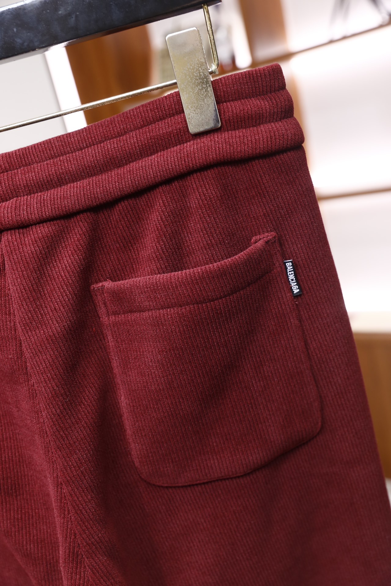 🔥巴黎世家/25秋季时尚新品男士休闲裤🆕采用舒适保暖面料，经典品牌字母LOGO设计 上身随意舒服！松紧腰