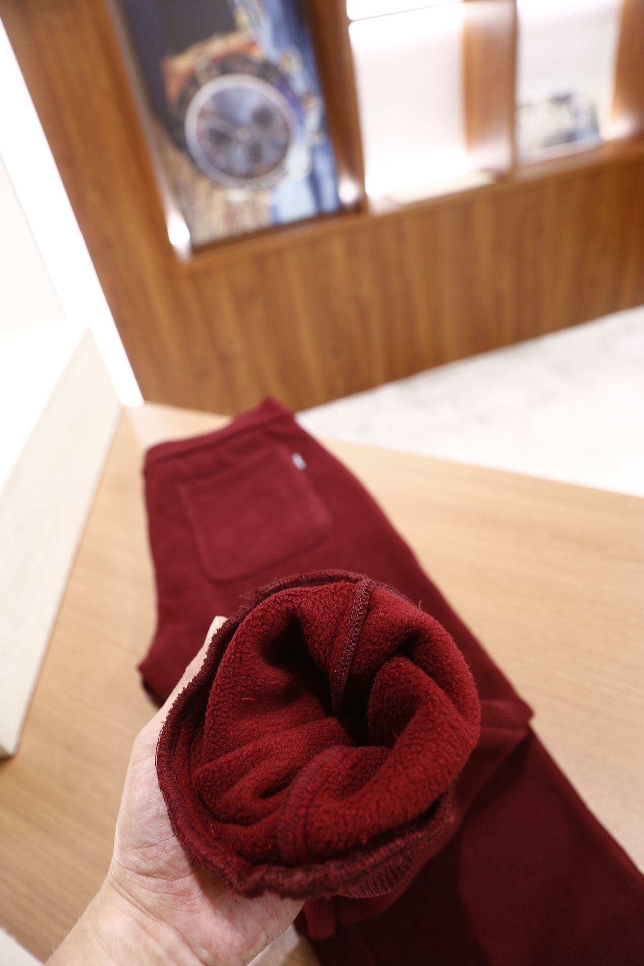 🔥巴黎世家/25秋季时尚新品男士休闲裤🆕采用舒适保暖面料，经典品牌字母LOGO设计 上身随意舒服！松紧腰