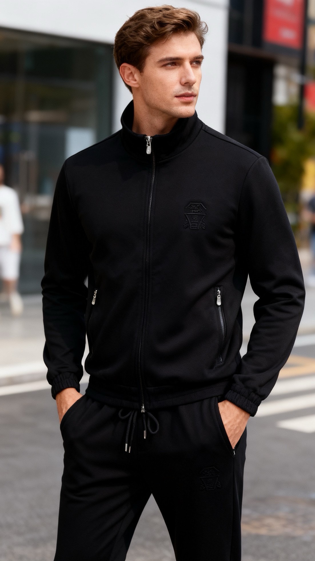 🔥BC.25秋冬新品！男士休闲运动套装，采用立领拉链外套与束脚长裤，主体采用舒适保暖面料打造。外套为立领