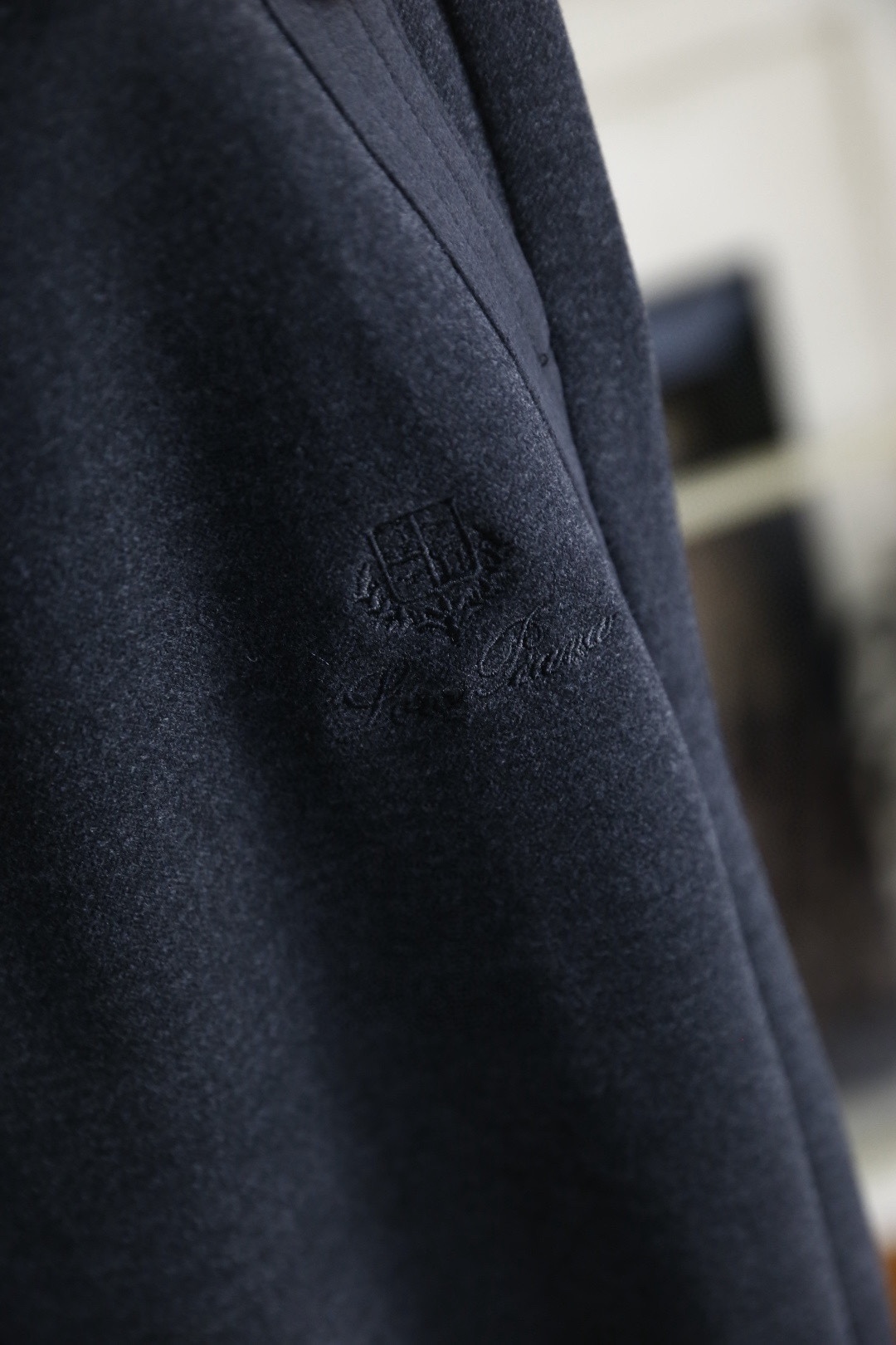 🔥lP🆕.25秋季时尚新品男士休闲裤🆕采用顶级舒适棉面料，经典品牌字母LOGO设计 上身随意舒服！松紧腰