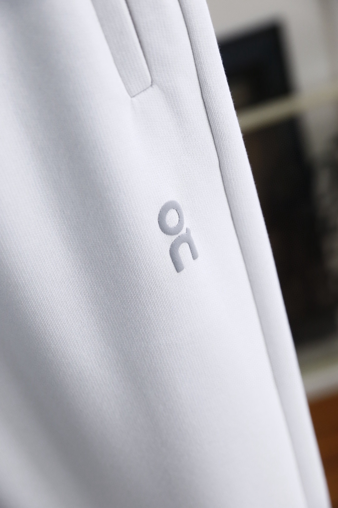 🔥罗意威.25秋季新品时尚原单男士卫裤，采用进口高档顶级卫裤面料，奢华经典品牌定制logo设计 上身随意