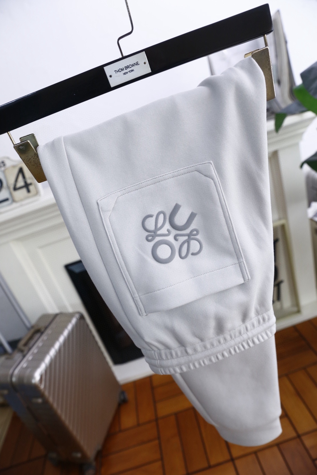 🔥罗意威.25秋季新品时尚原单男士卫裤，采用进口高档顶级卫裤面料，奢华经典品牌定制logo设计 上身随意