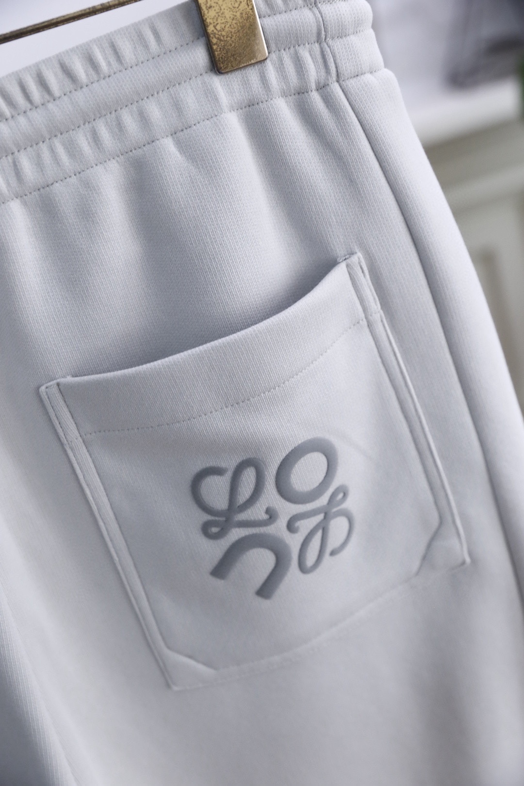 🔥罗意威.25秋季新品时尚原单男士卫裤，采用进口高档顶级卫裤面料，奢华经典品牌定制logo设计 上身随意