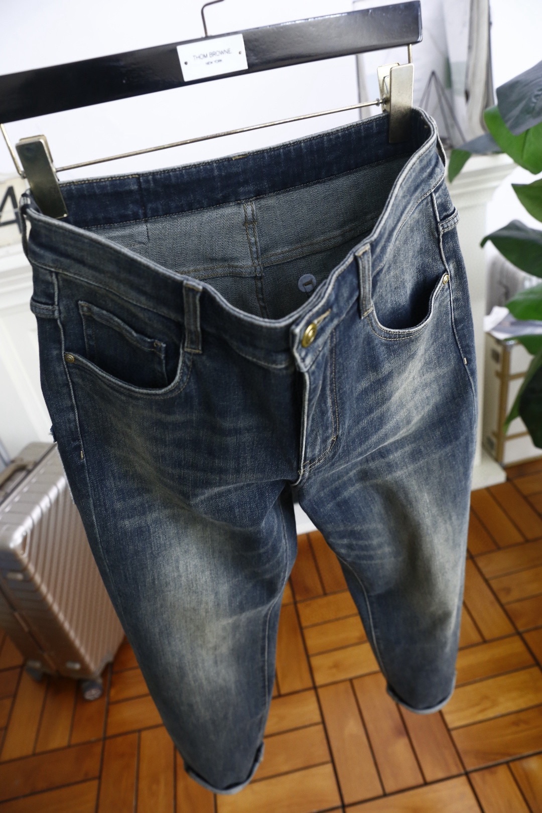 🔥芬迪/Fe*di.25秋季新款🆕时尚男士原单高端蓝色牛仔裤！奢华经典品牌LOGO配饰 身穿着非常舒适 