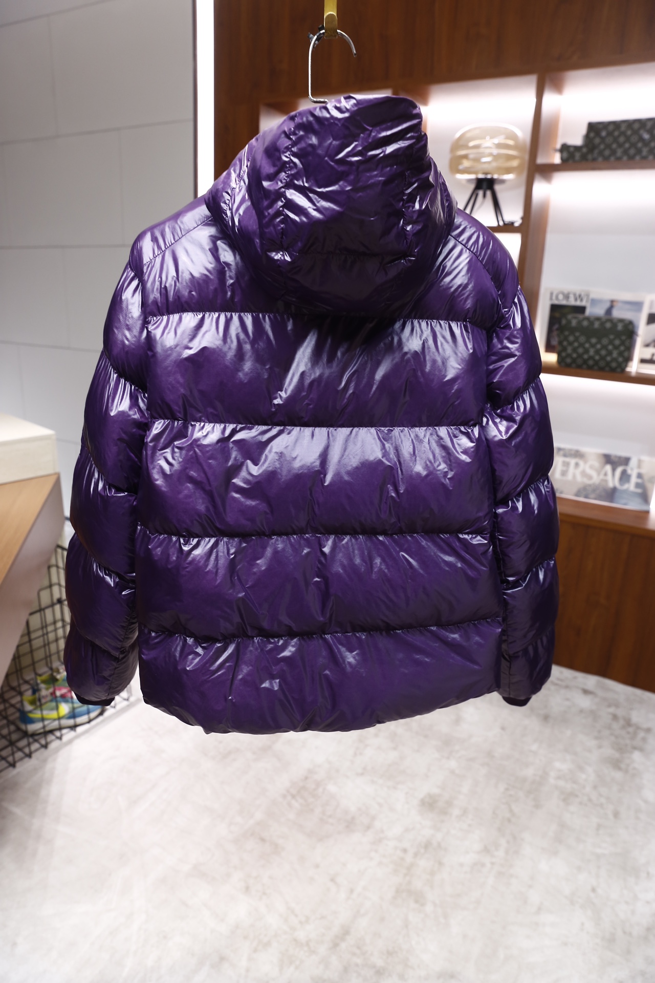 🔥凯乐石.25秋冬新款🆕时尚男士羽绒棉服👍内里填充保暖羽绒棉！整体为立领全拉链设计，衣身运用横向绗缝工艺