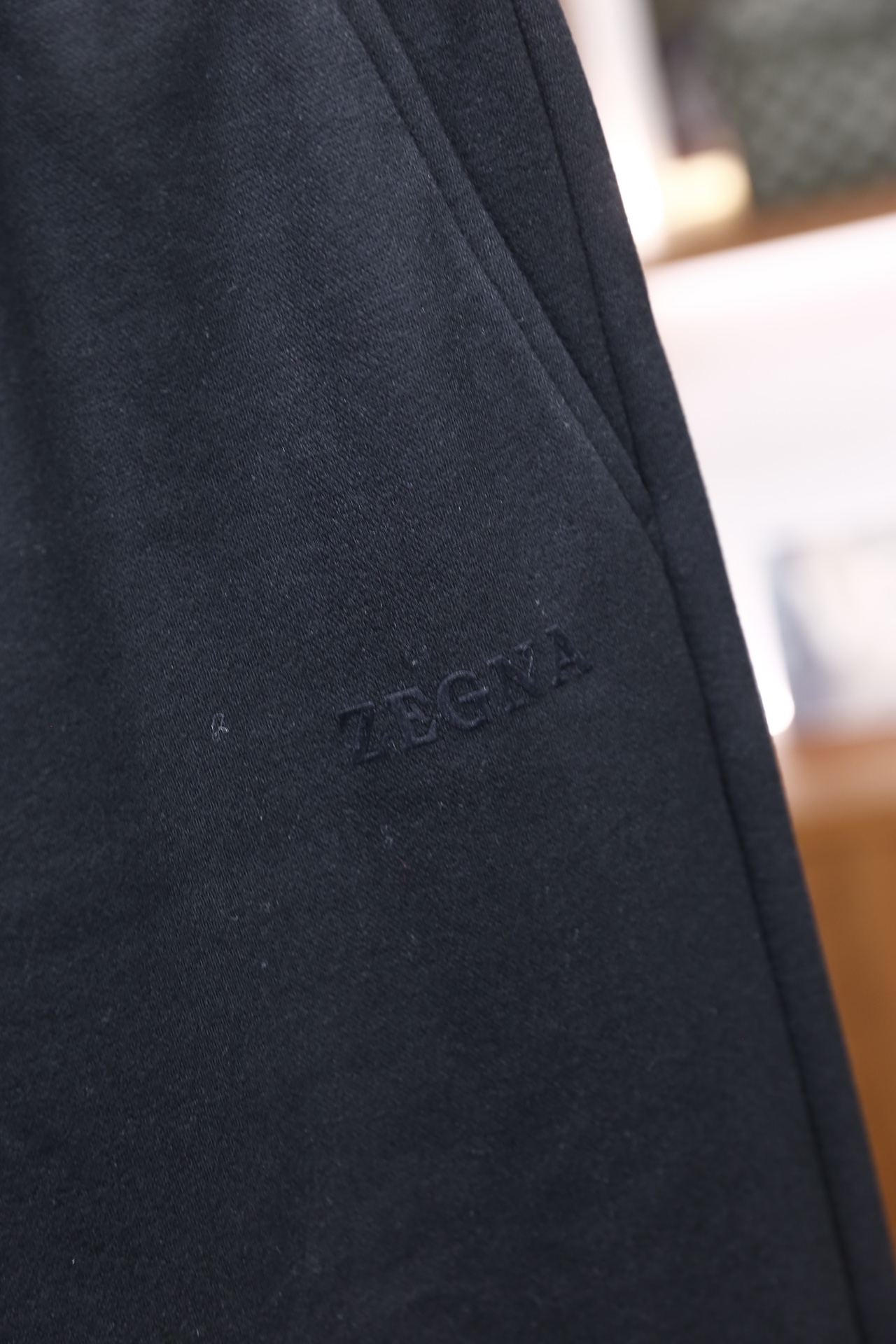 🔥杰尼亚/ZE*NA.25秋冬新款！时尚男士休闲运动套装，包含立领拉链外套与抽绳运动裤：外套为翻领全拉链