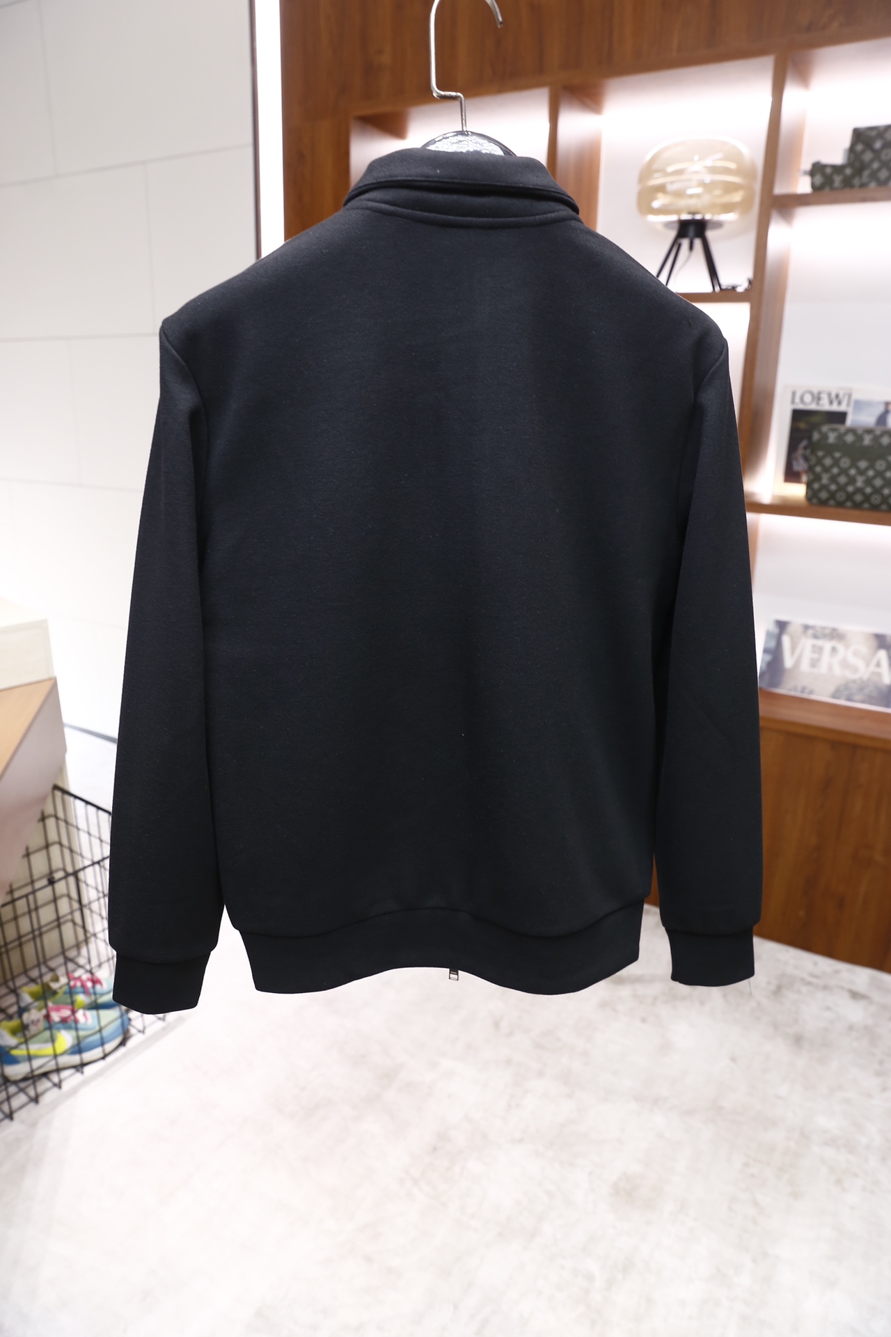 🔥杰尼亚/ZE*NA.25秋冬新款！时尚男士休闲运动套装，包含立领拉链外套与抽绳运动裤：外套为翻领全拉链