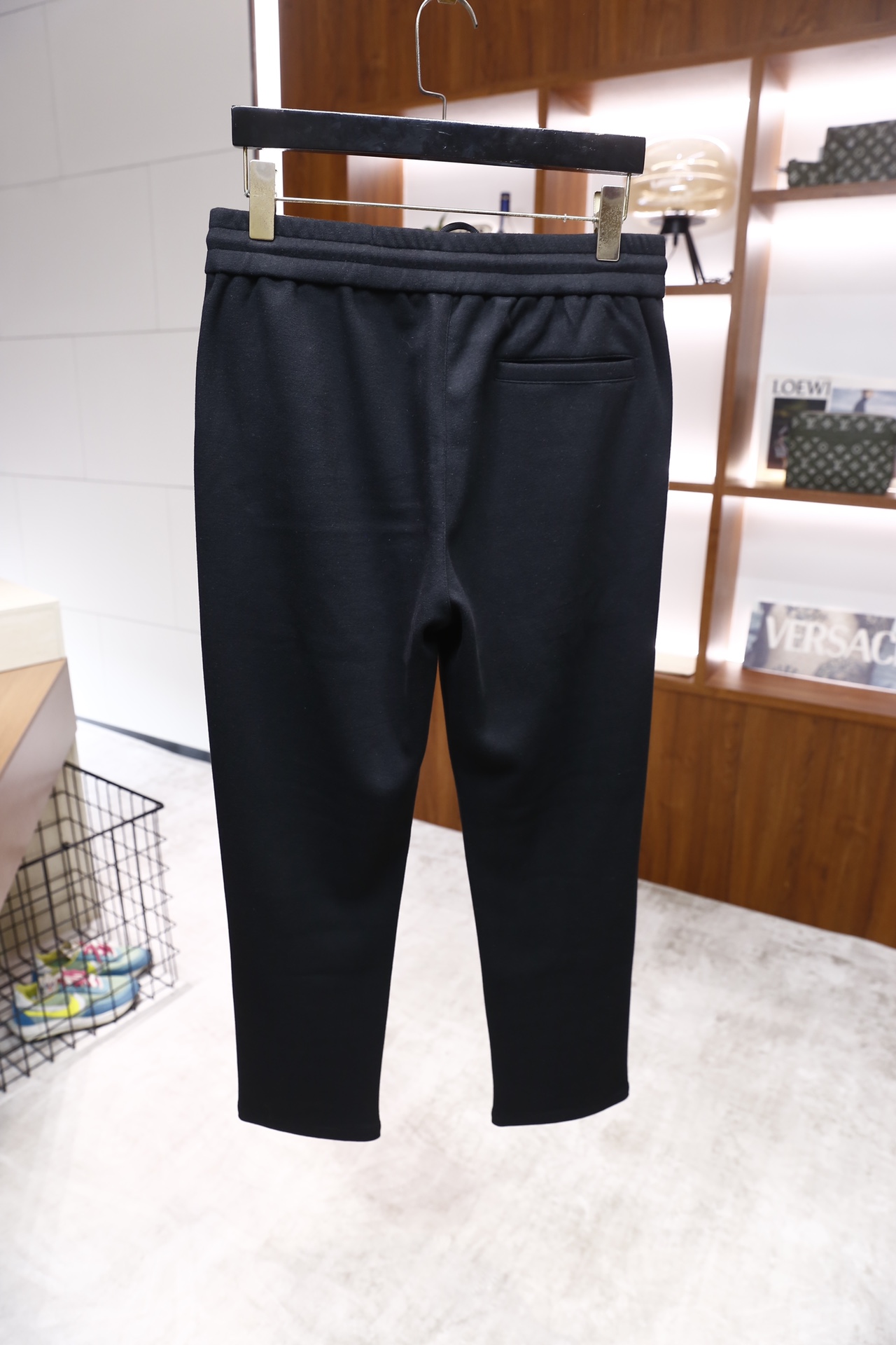 🔥杰尼亚/ZE*NA.25秋冬新款！时尚男士休闲运动套装，包含立领拉链外套与抽绳运动裤：外套为翻领全拉链